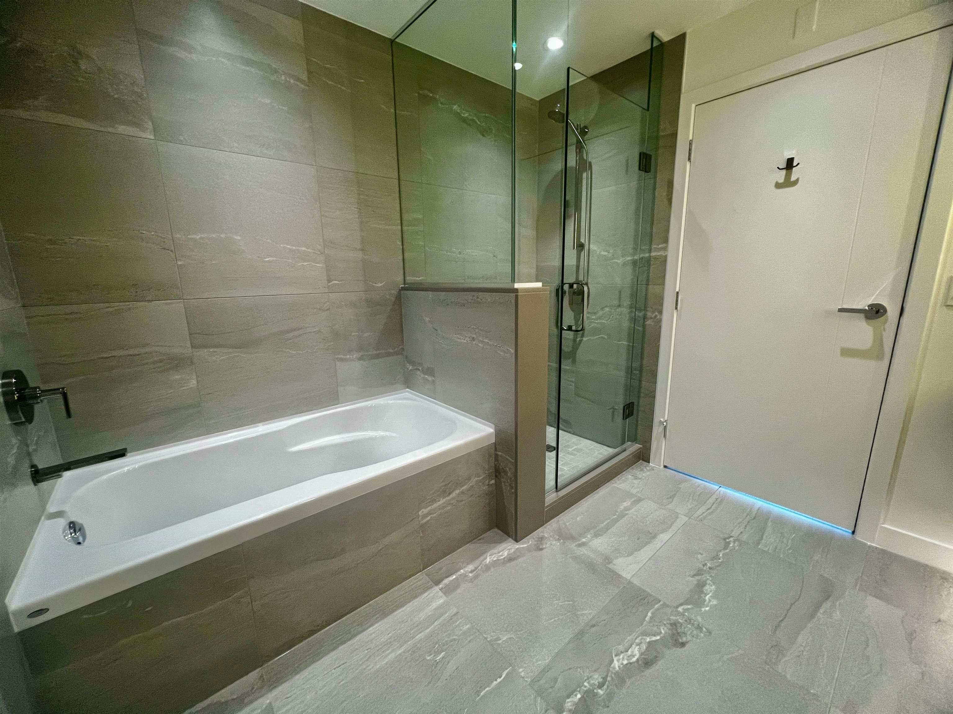 4F-785 Harbour Way, North Vancouver, BC, V7P 0G3 - 11