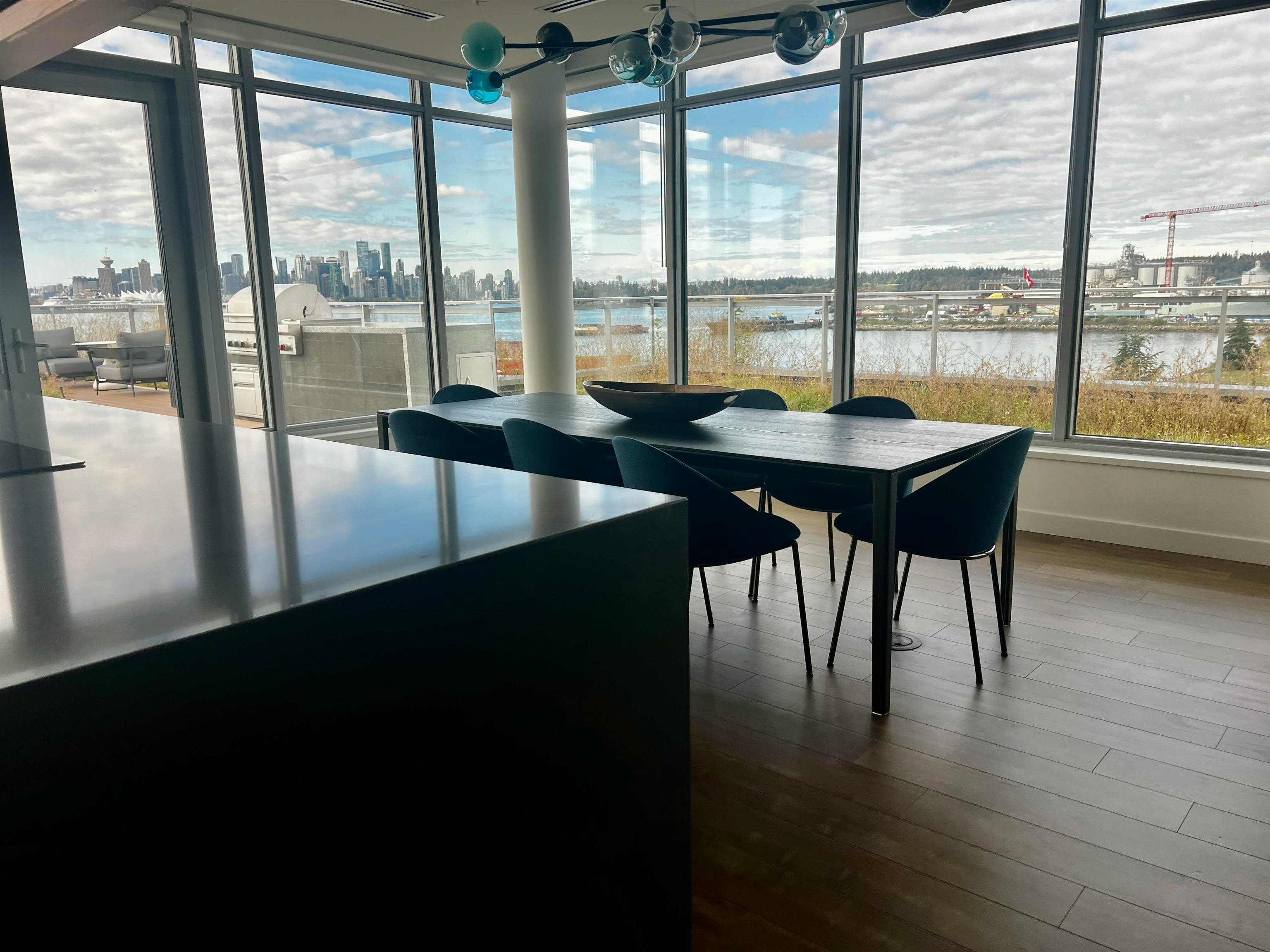 4F-785 Harbour Way, North Vancouver, BC, V7P 0G3 - 17