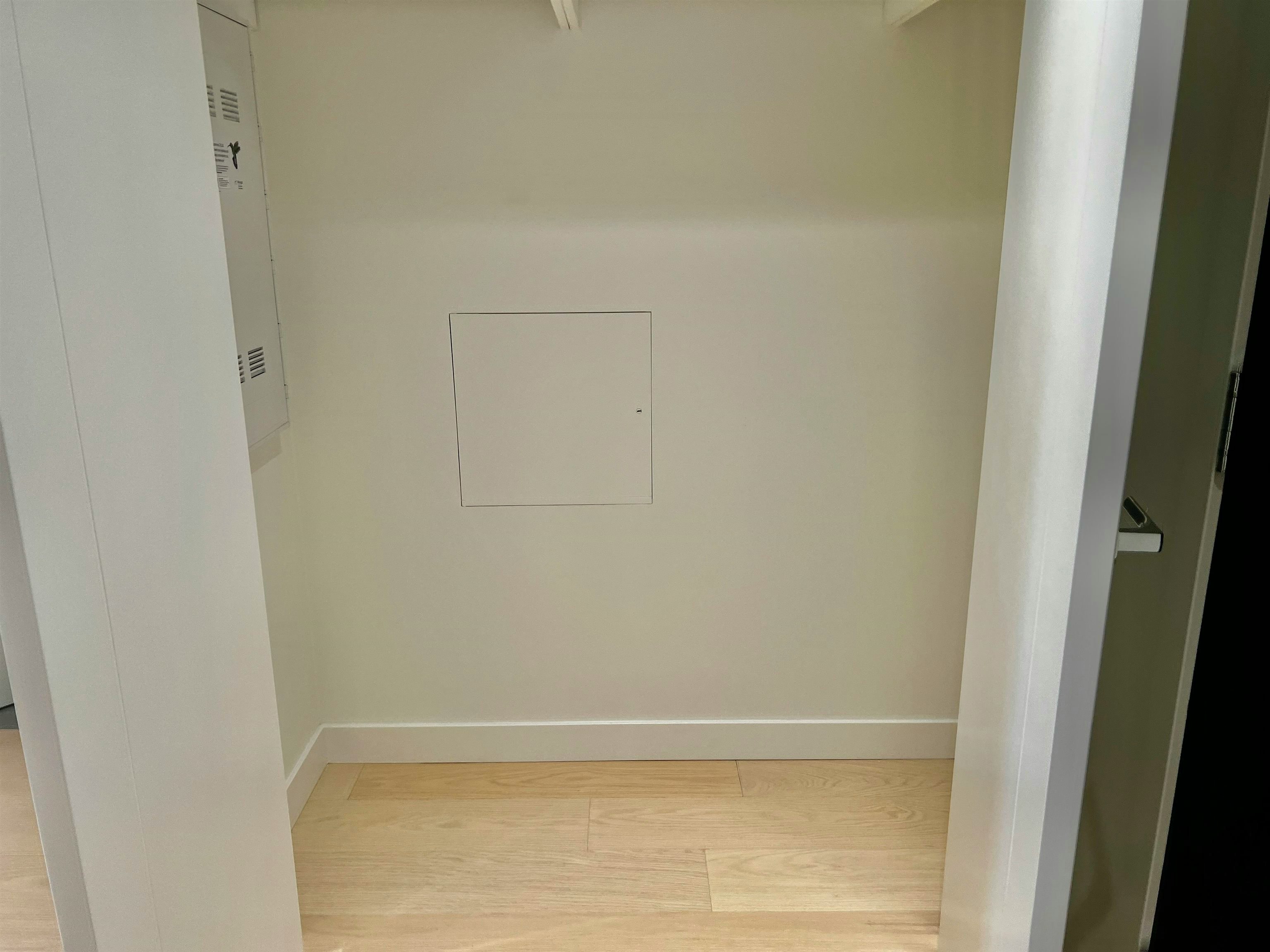 4F-785 Harbour Way, North Vancouver, BC, V7P 0G3 - 9