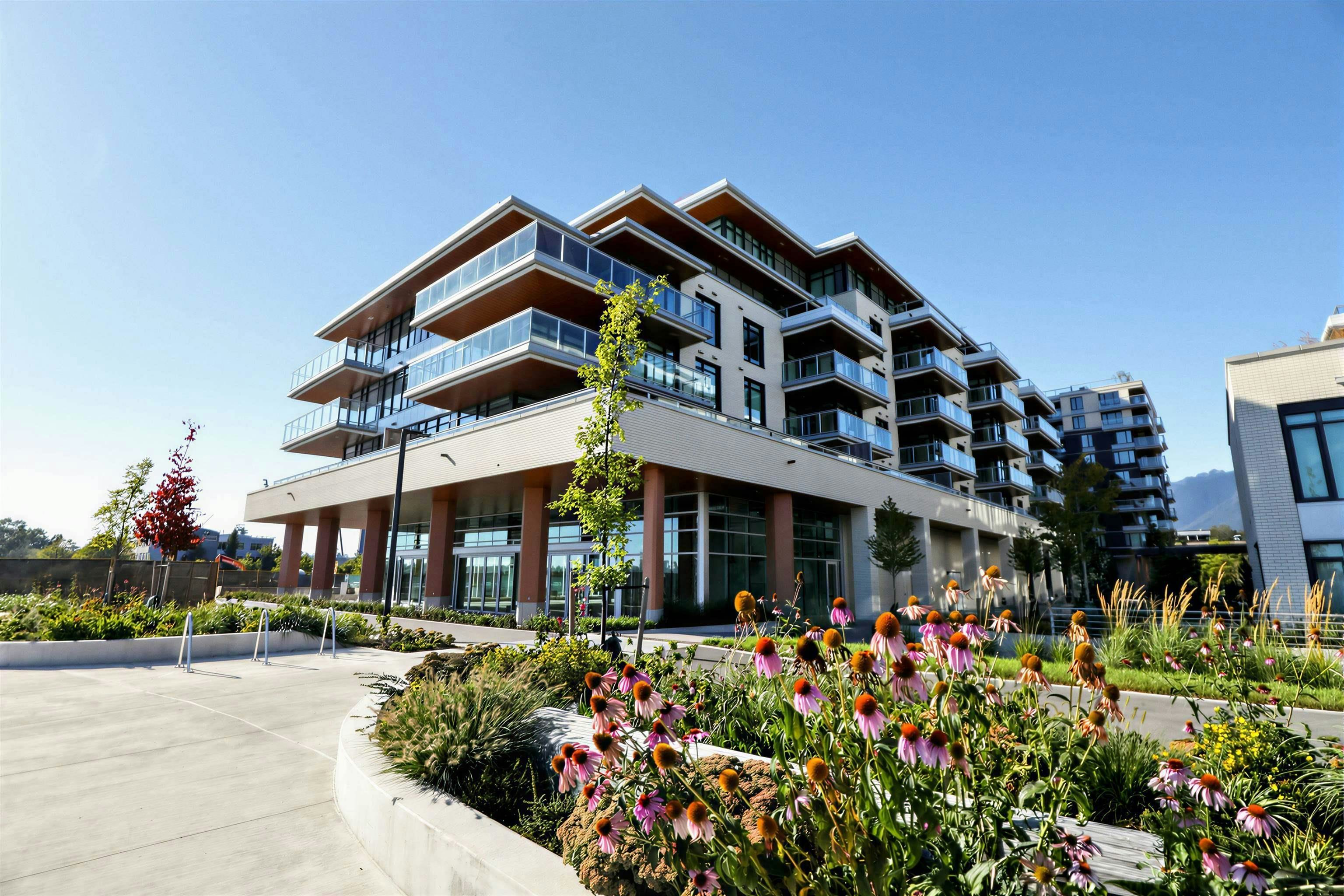 4F-785 Harbour Way, North Vancouver, BC, V7P 0G3