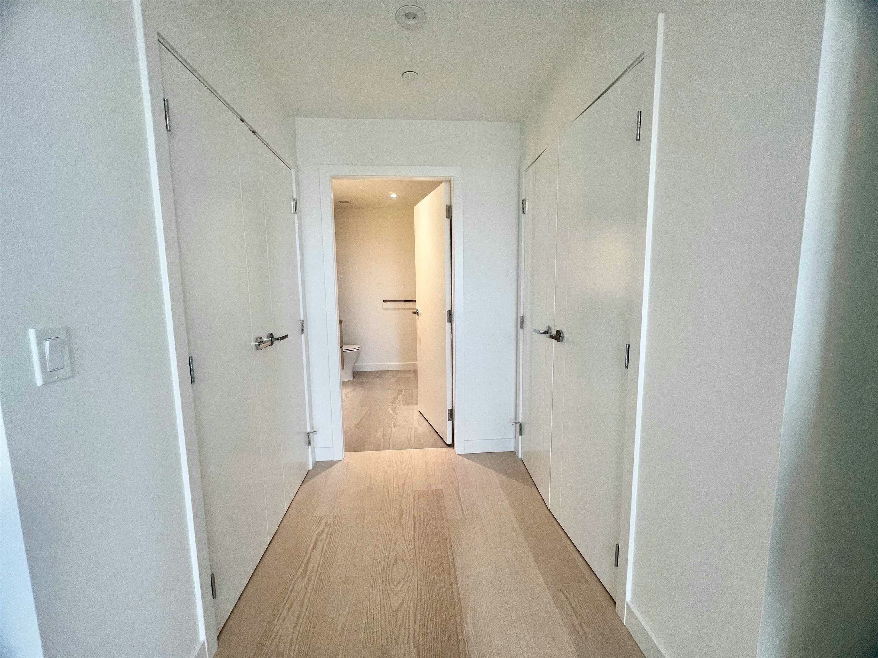 4F-785 Harbour Way, North Vancouver, BC, V7P 0G3 - 12