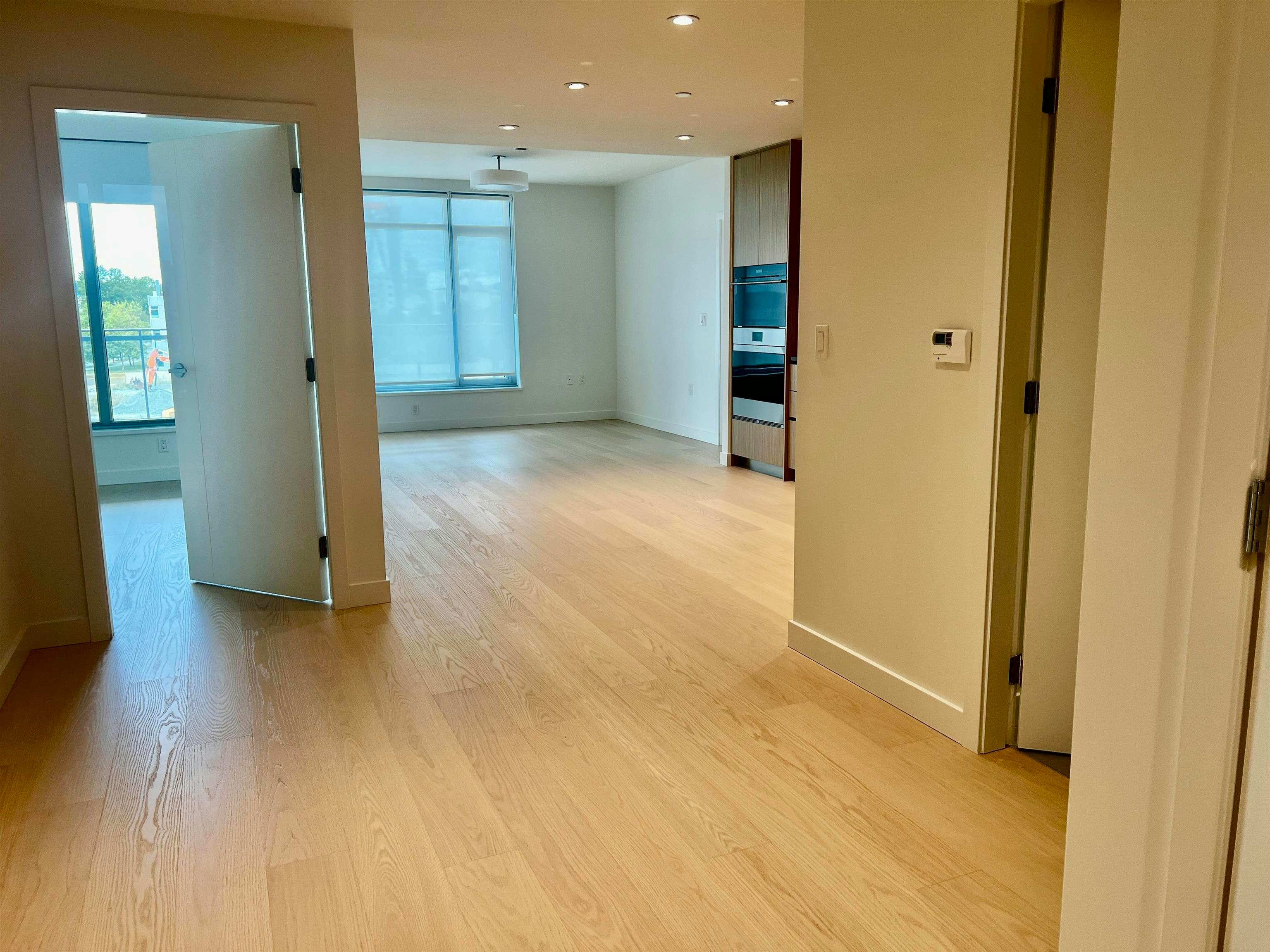 4F-785 Harbour Way, North Vancouver, BC, V7P 0G3 - 30