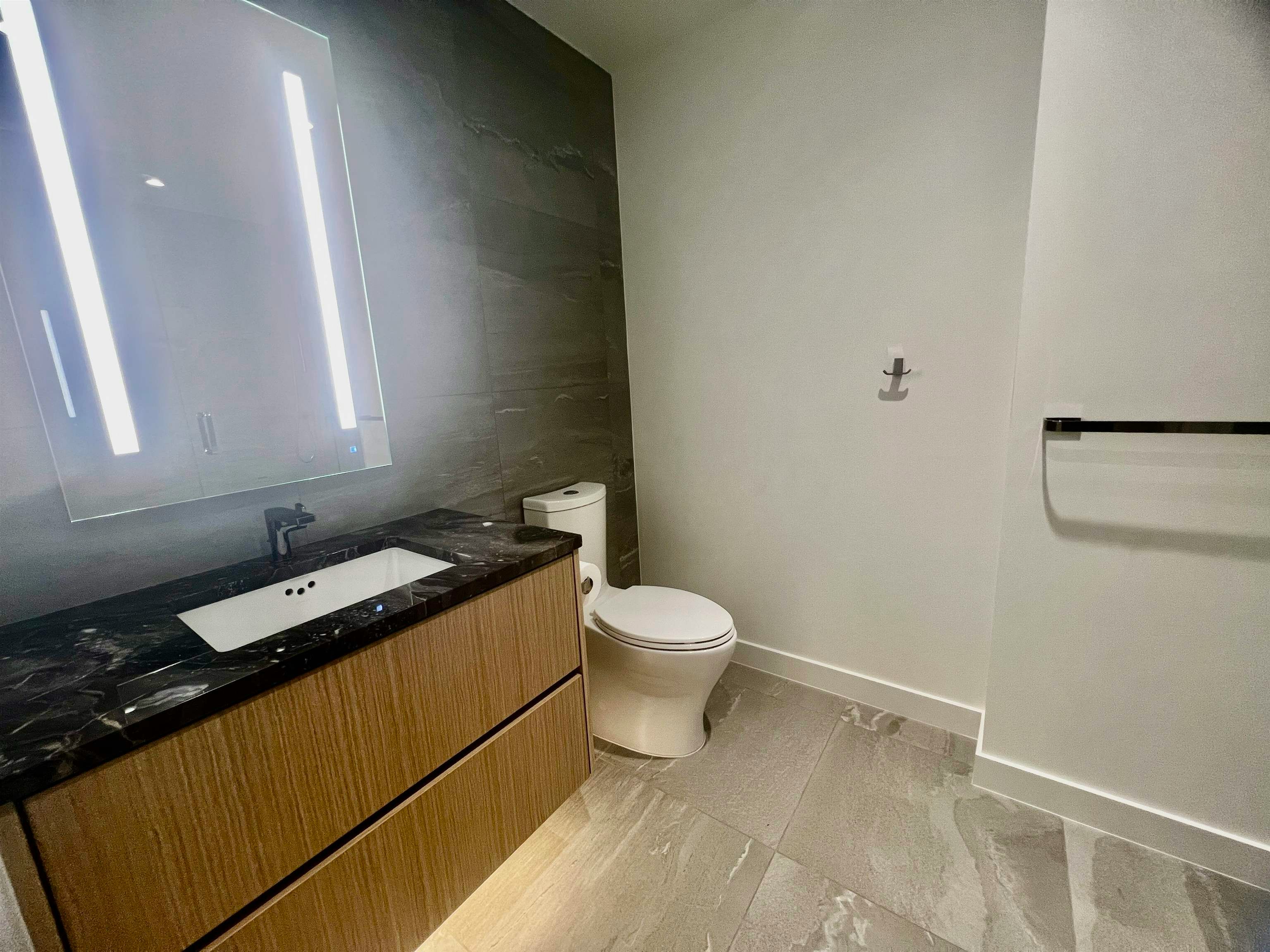 4F-785 Harbour Way, North Vancouver, BC, V7P 0G3 - 20