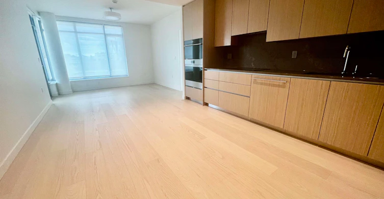 4F-785 Harbour Way, North Vancouver, BC, V7P 0G3 - 4