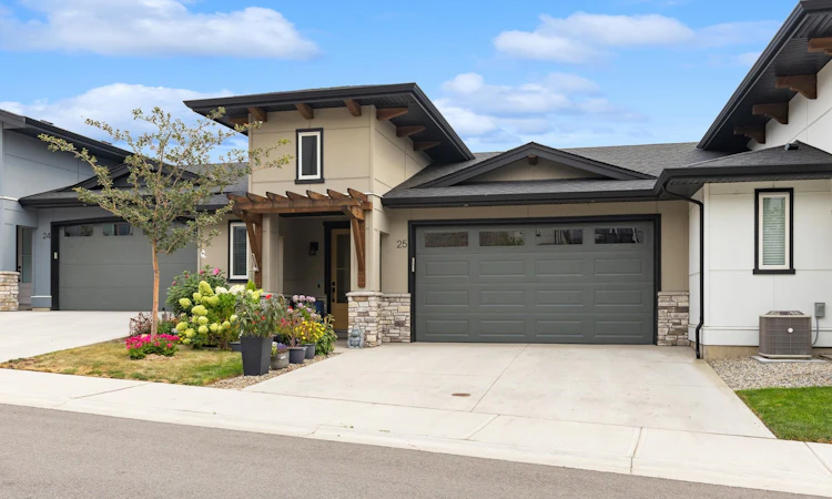 25-8000 Vedette Drive