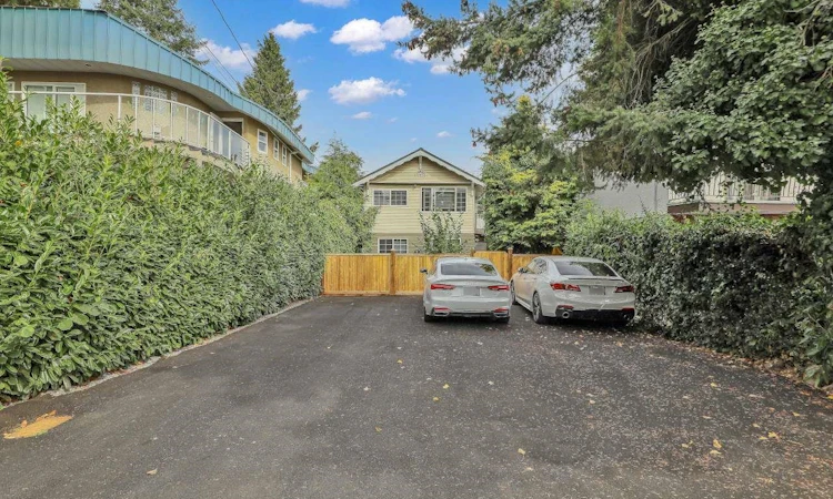 866 Finlay Street