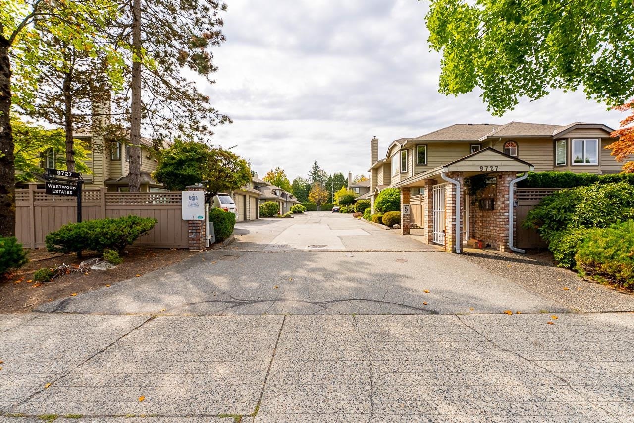 4-9727 152b Street, Surrey, BC, V3R 0G5