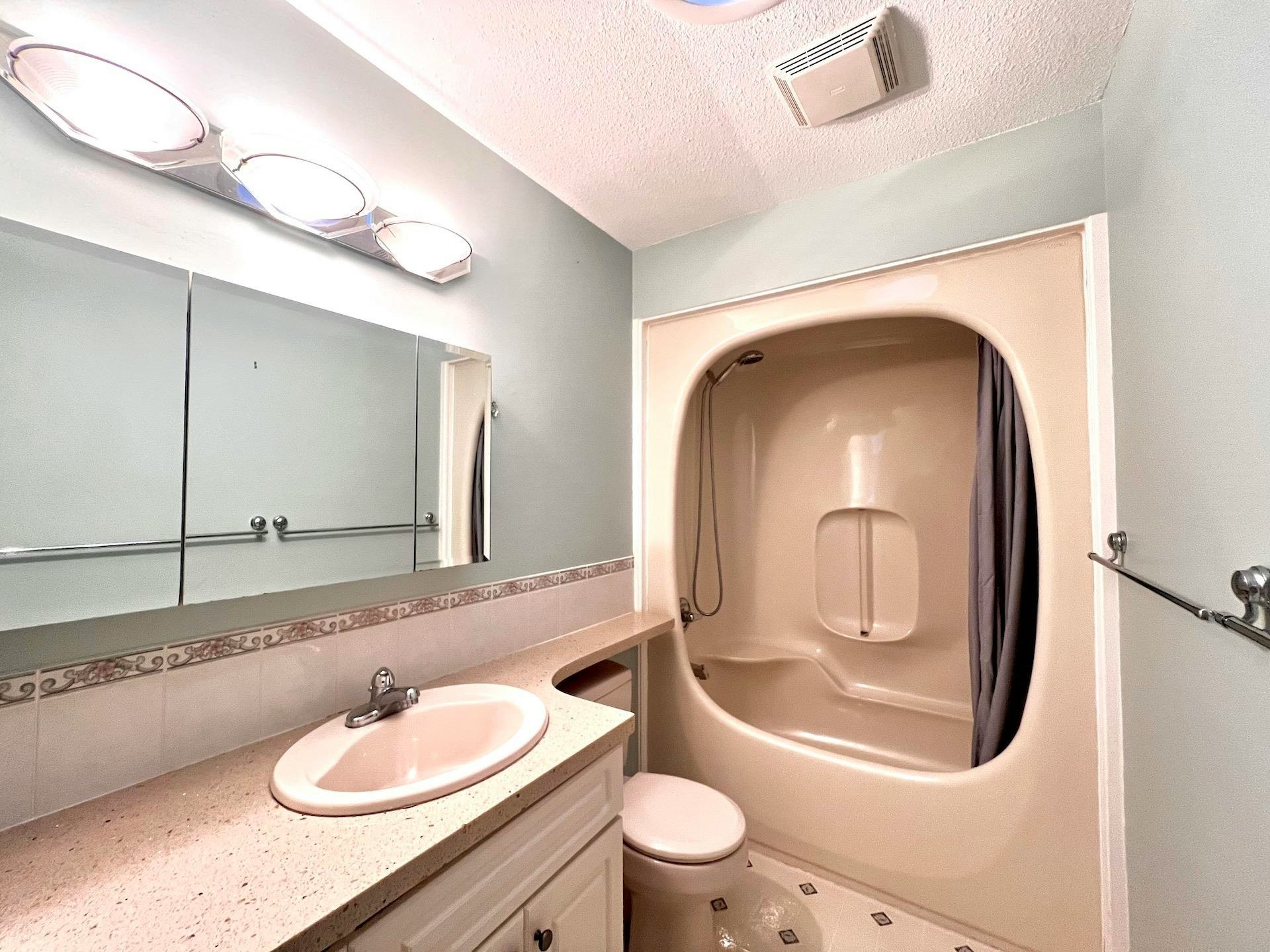 1909 E Southmere Crescent, Surrey, BC, V4A 6Z1 - 8