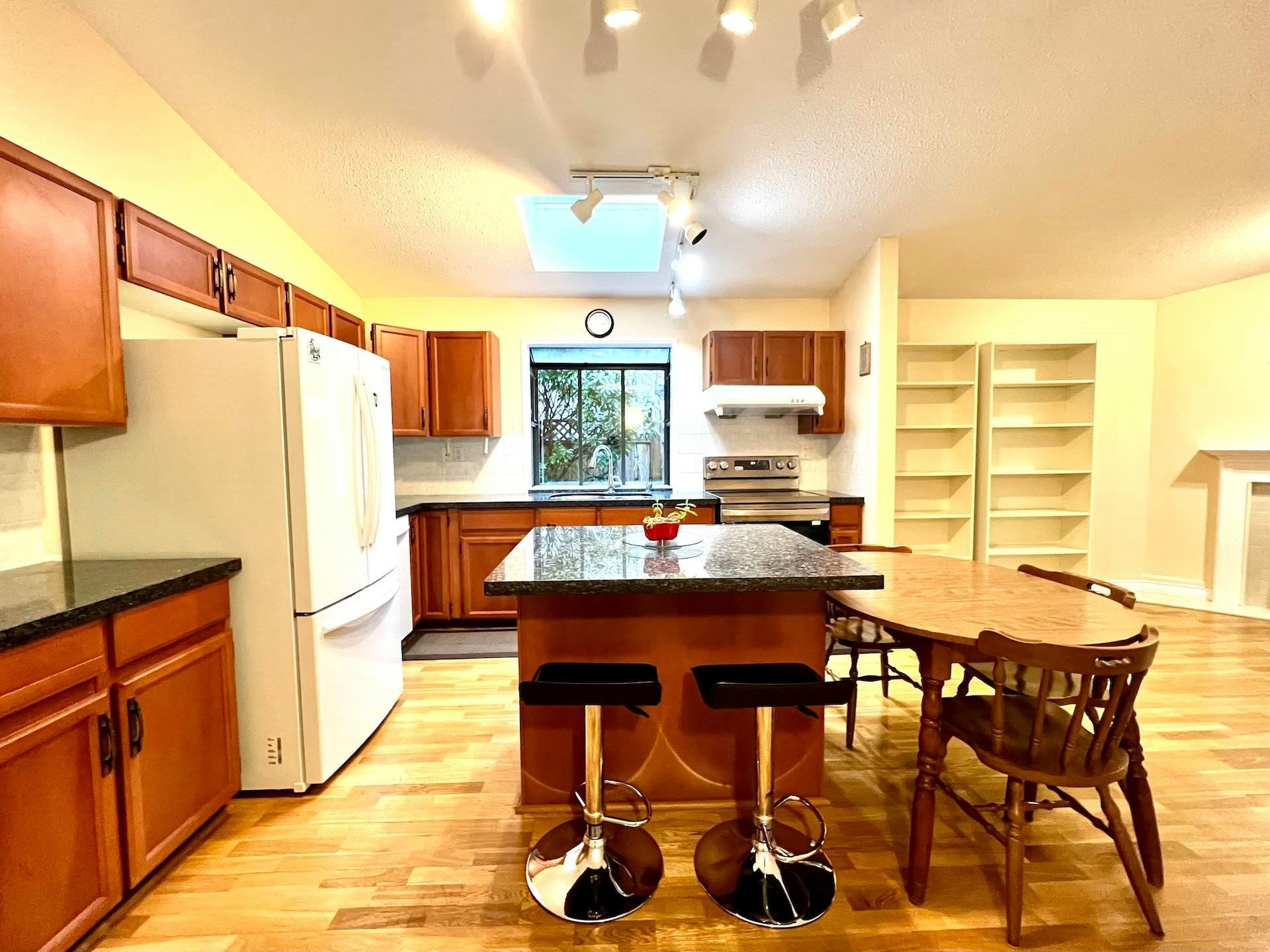 1909 E Southmere Crescent, Surrey, BC, V4A 6Z1 - 6