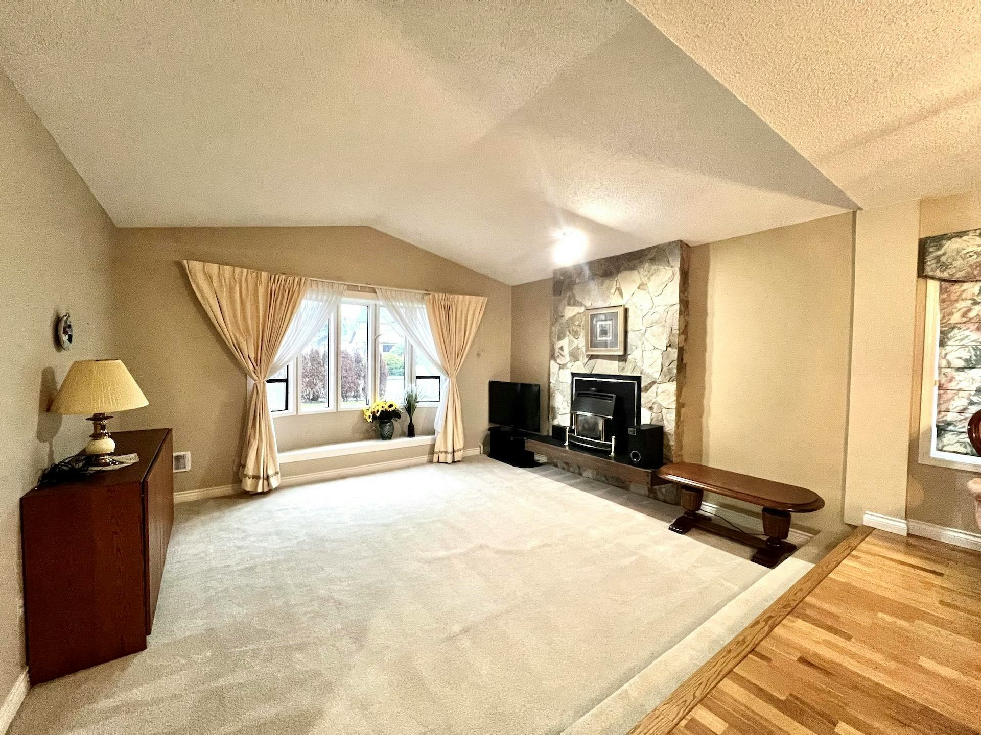1909 E Southmere Crescent, Surrey, BC, V4A 6Z1 - 2