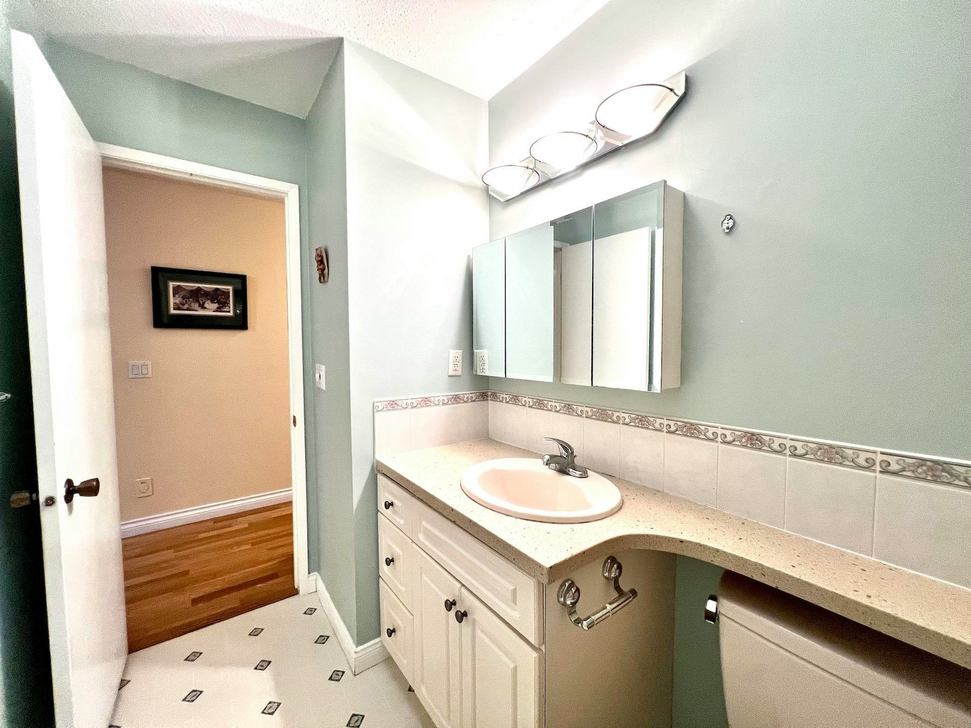 1909 E Southmere Crescent, Surrey, BC, V4A 6Z1 - 9