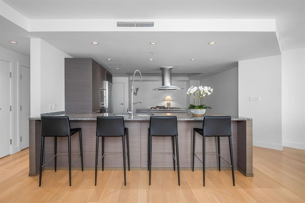 3X01-1111 Alberni Street, Vancouver, BC, V6E 4V2