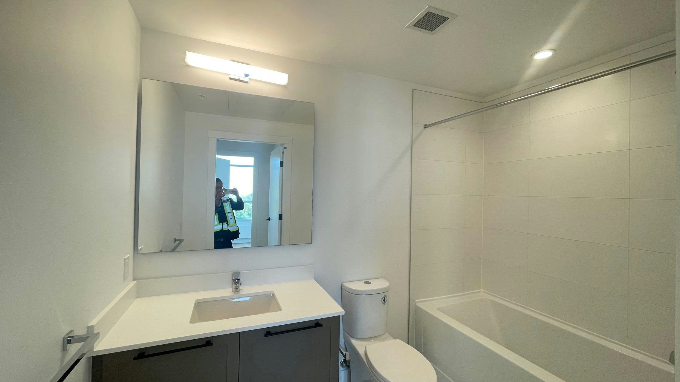 403-8750 University Crescent, Burnaby, BC, V5A 0G9 - 10