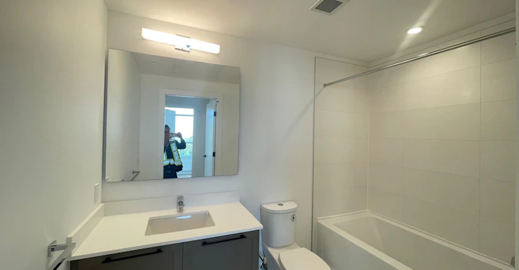 403-8750 University Crescent, Burnaby, BC, V5A 0G9 - 10