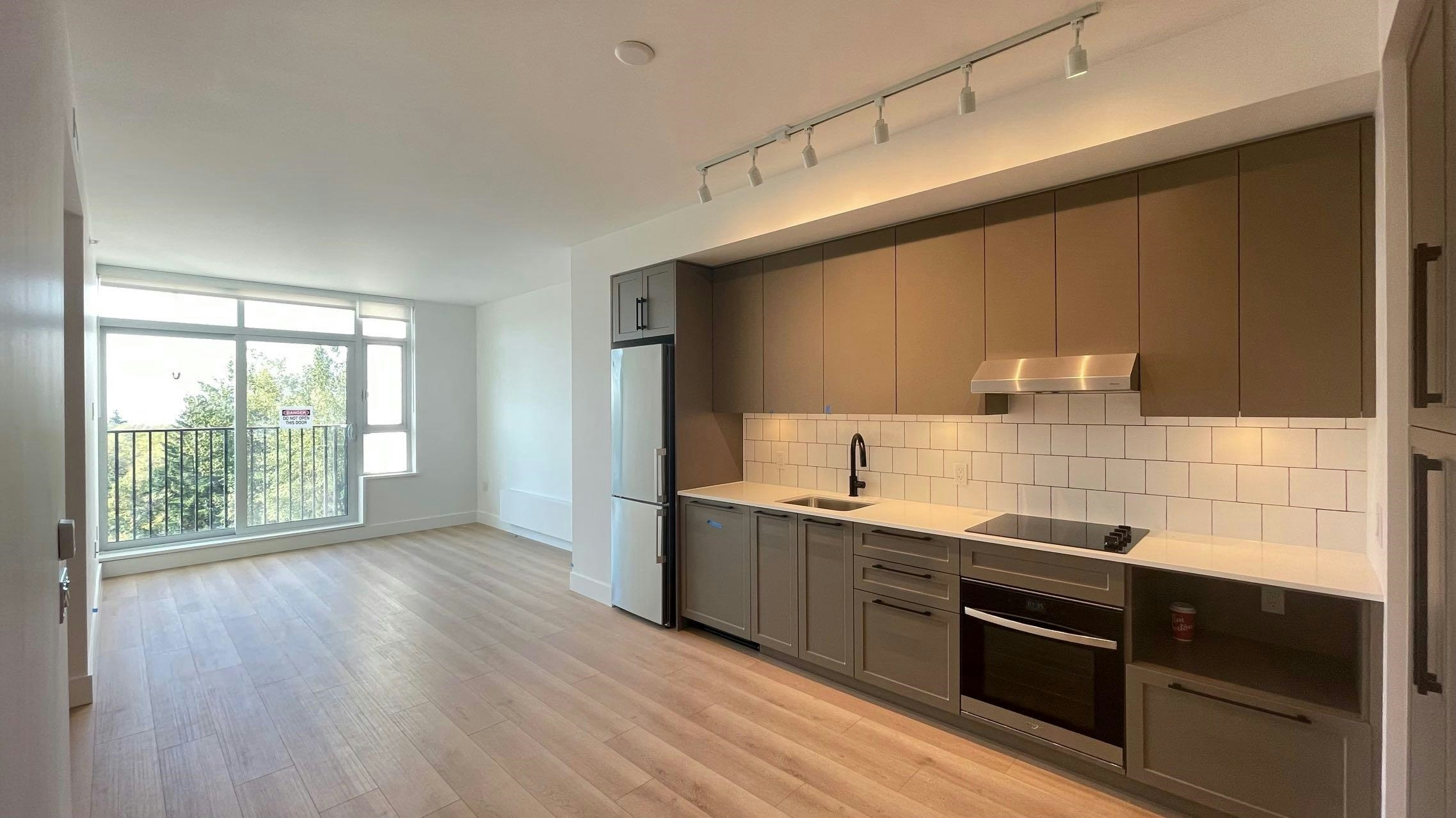403-8750 University Crescent, Burnaby, BC, V5A 0G9 - 3