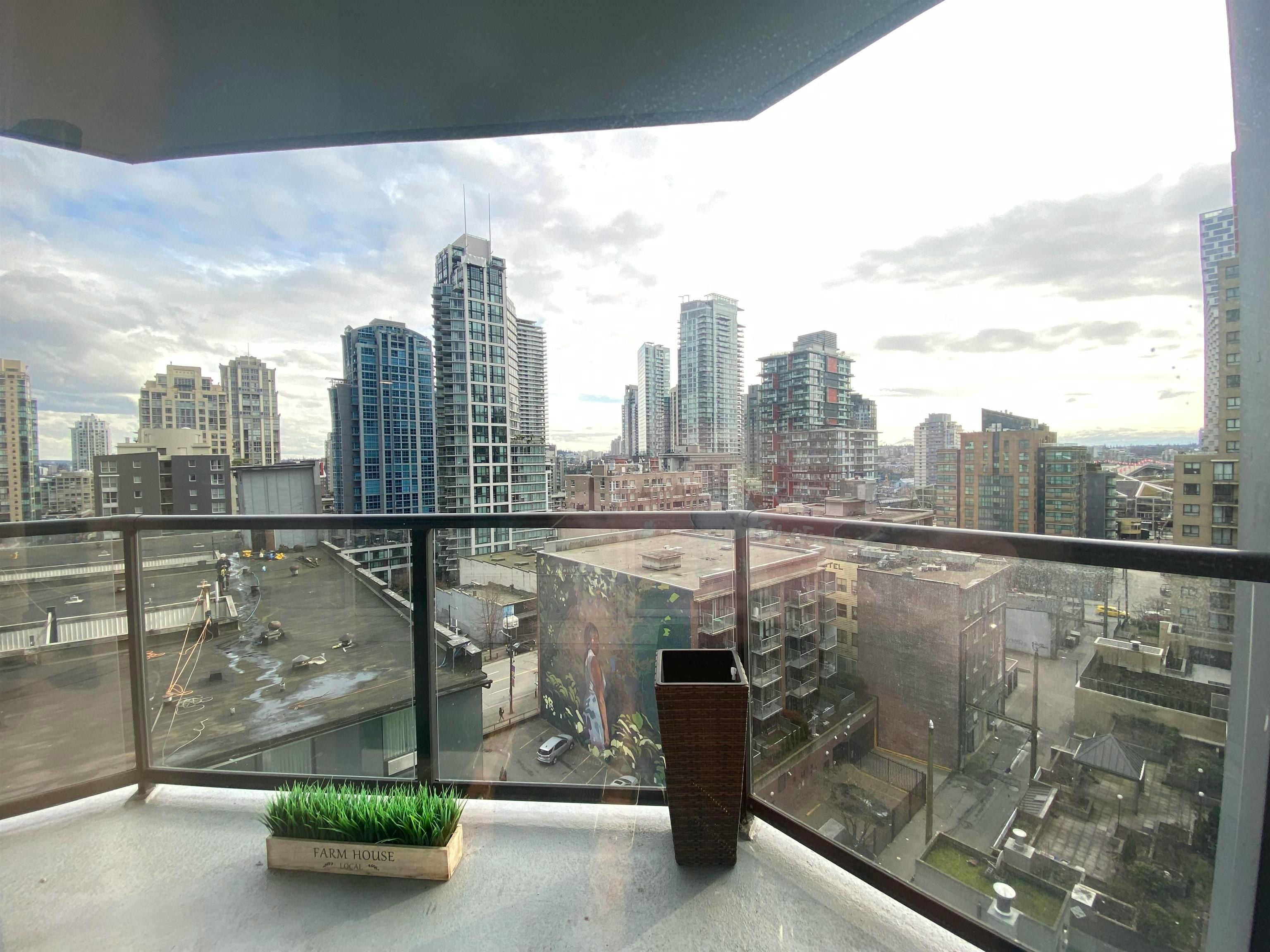 10XX-1212 Howe Street, Vancouver, BC, V6Z 2M9