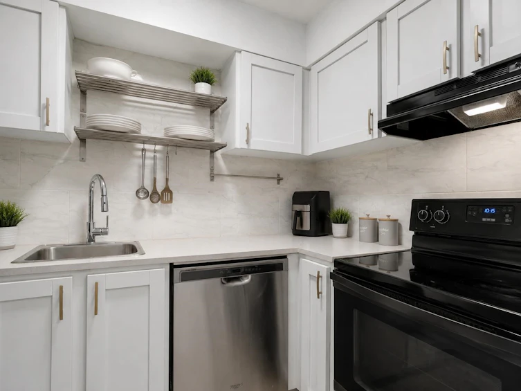 201-10560 154 Street, Surrey, BC, V3R 8A3 - 10