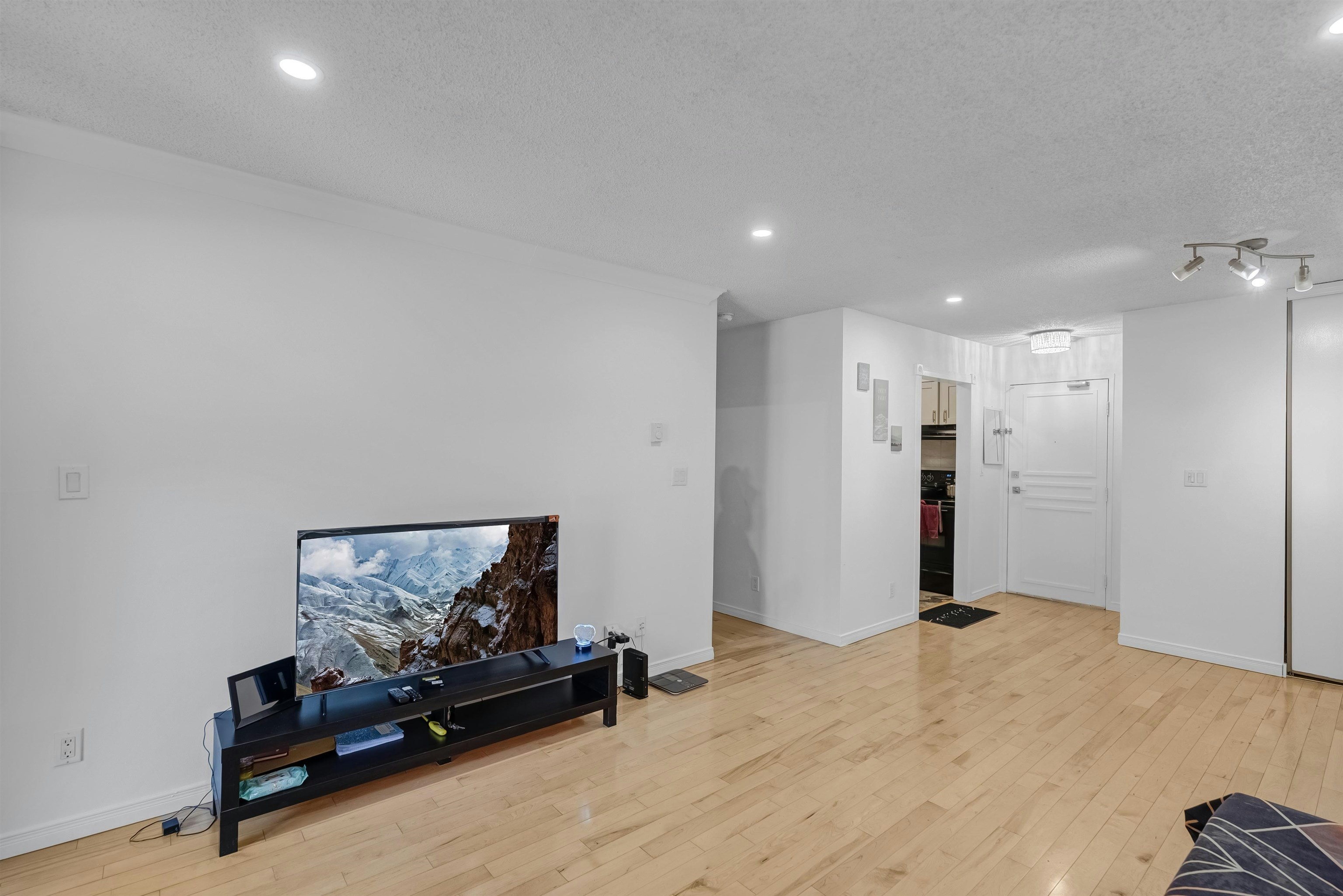 201-10560 154 Street, Surrey, BC, V3R 8A3 - 6