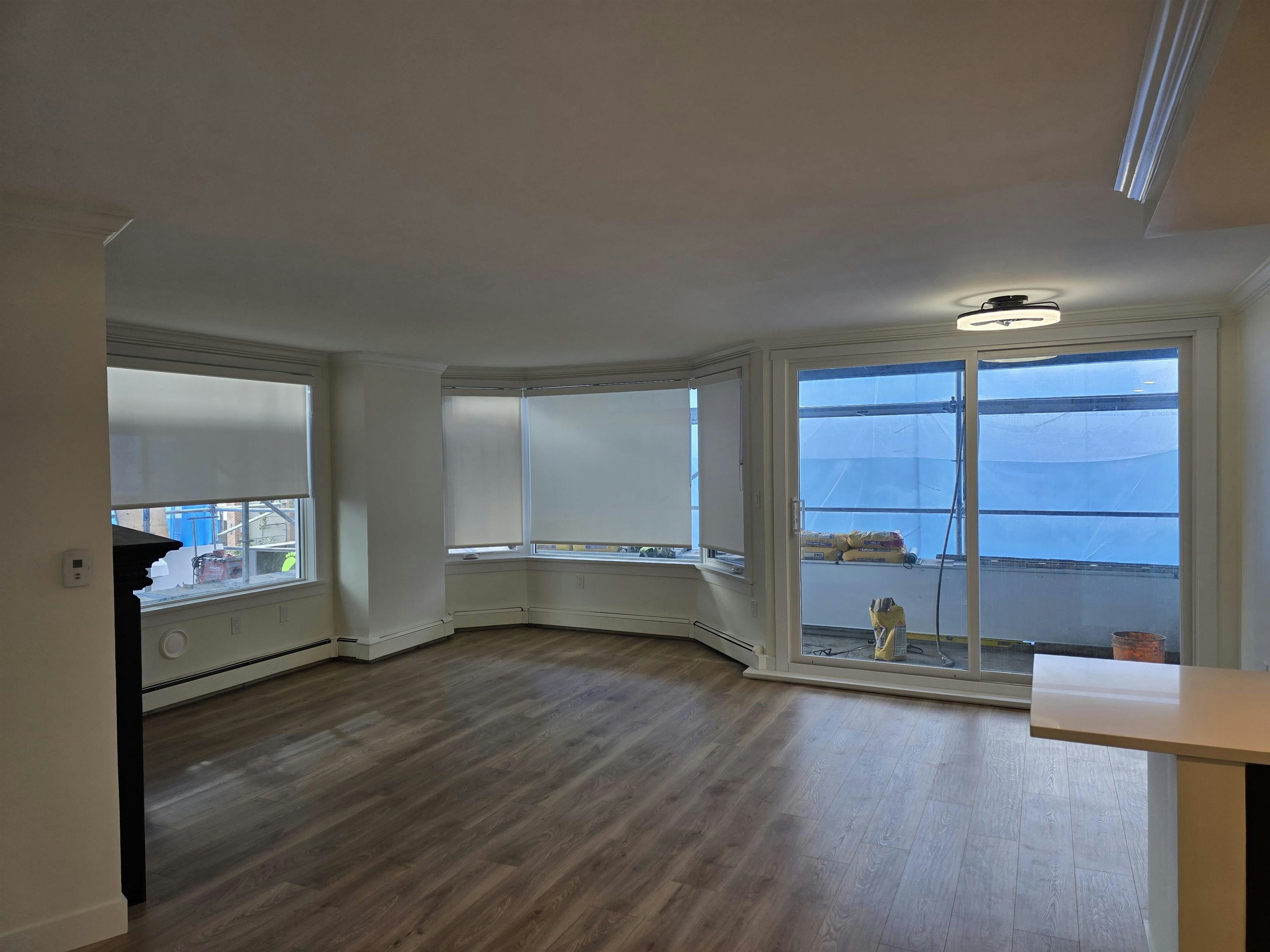 309-15111 Russell Avenue, Surrey, BC, V4B 2P4