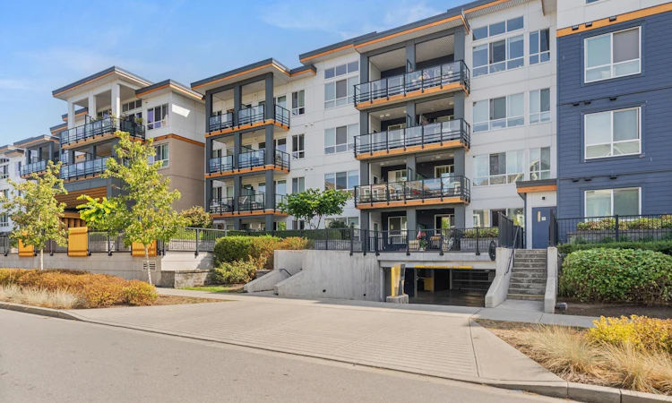 203-1792 Starling Drive