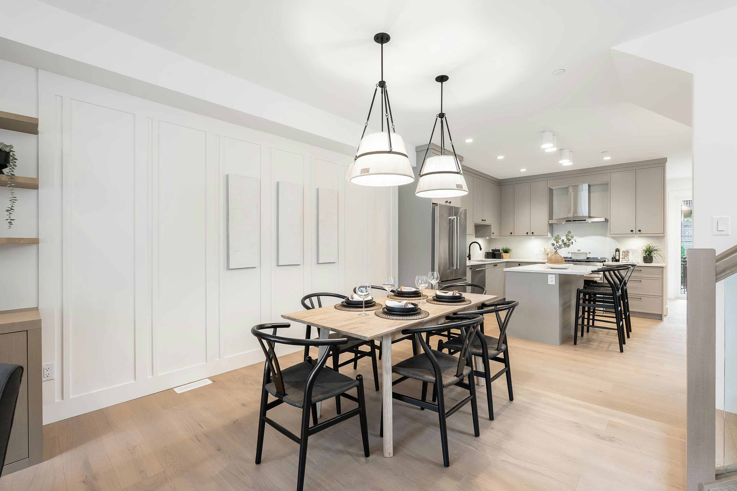 6460 Bruce Street, West Vancouver, BC, V7W 2G6 - 6