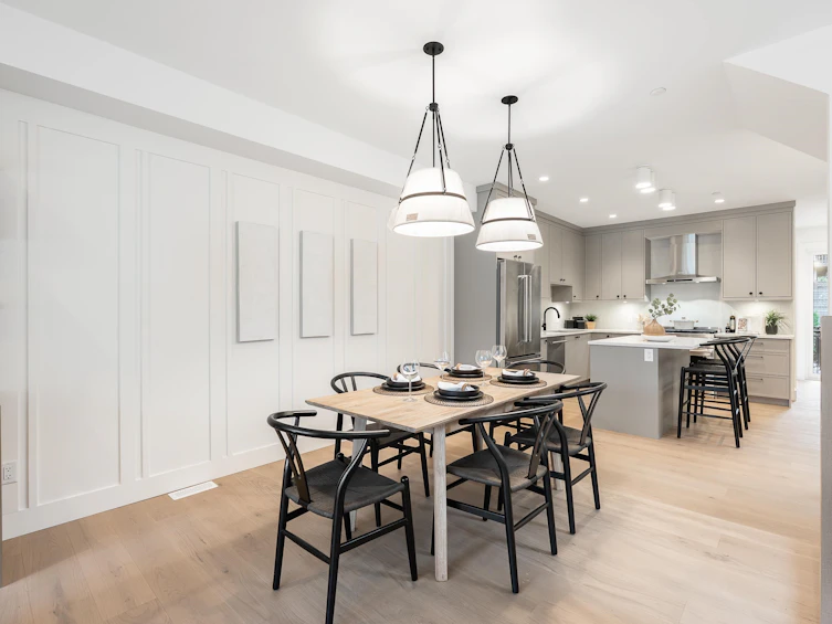6460 Bruce Street, West Vancouver, BC, V7W 2G6 - 6
