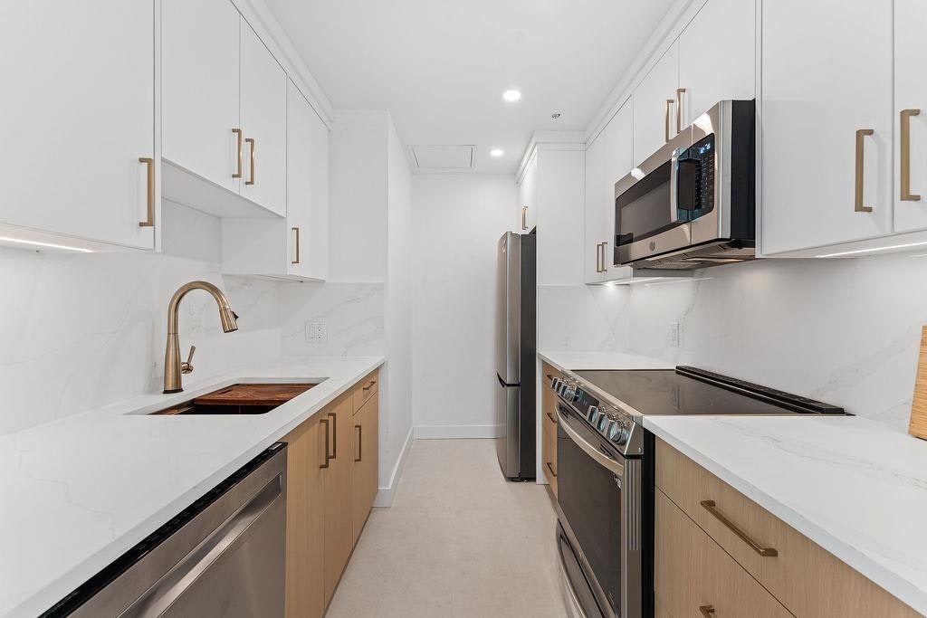 1204-989 Nelson Street, Vancouver, BC, V6Z 2S1 - 10