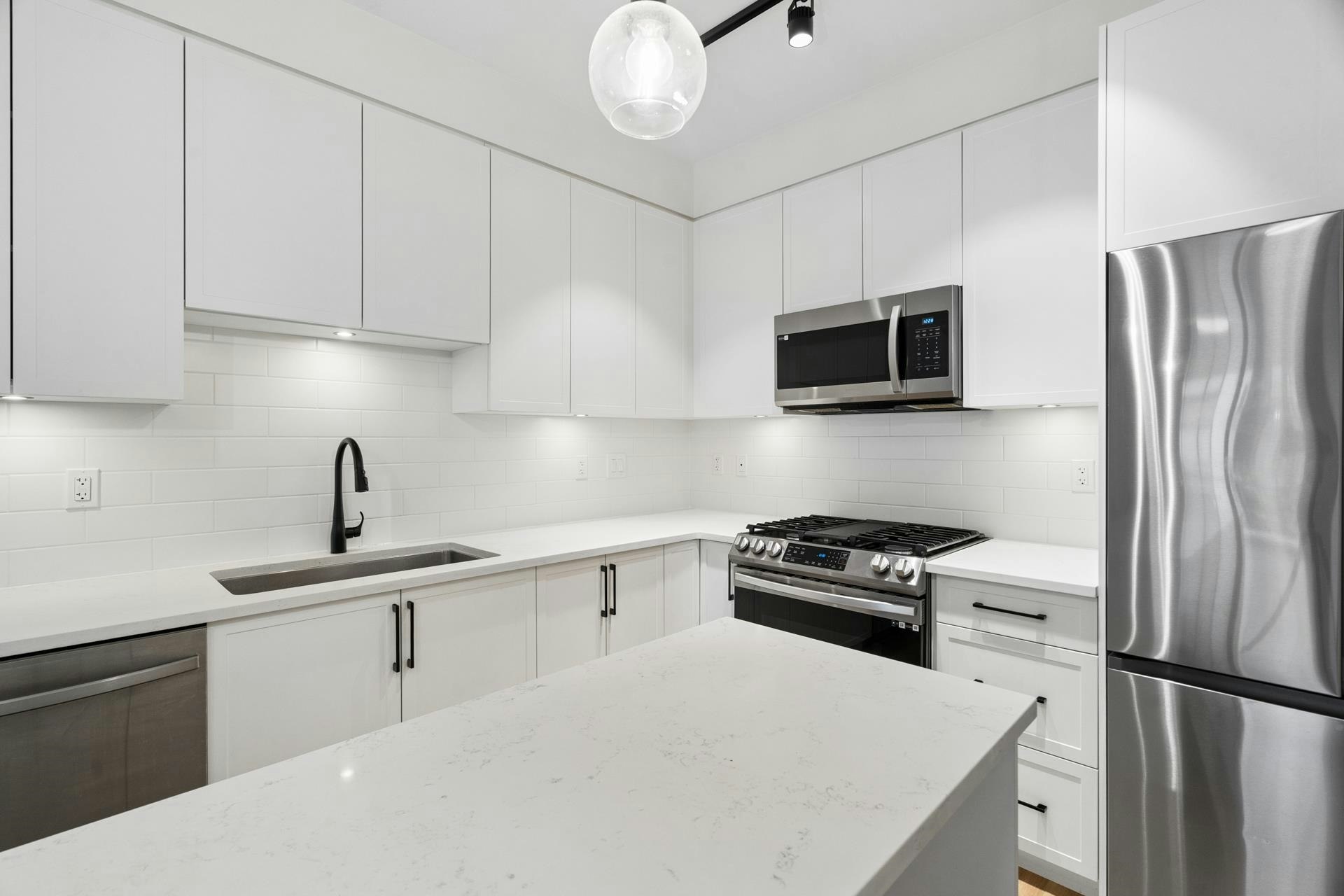 326-7506 199a Street, Langley, BC, V2Y 3K9