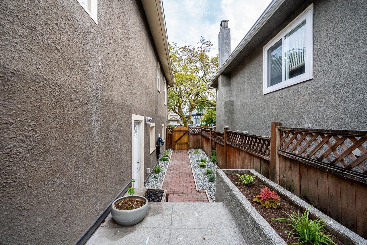1617 E 36th Avenue, Vancouver, BC, V5P 1C3 - 19