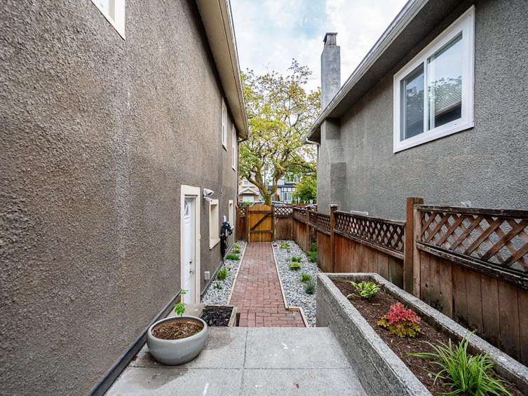 1617 E 36th Avenue, Vancouver, BC, V5P 1C3 - 19