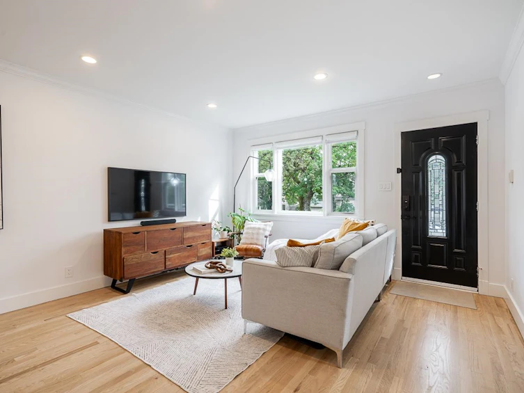 1617 E 36th Avenue, Vancouver, BC, V5P 1C3 - 2