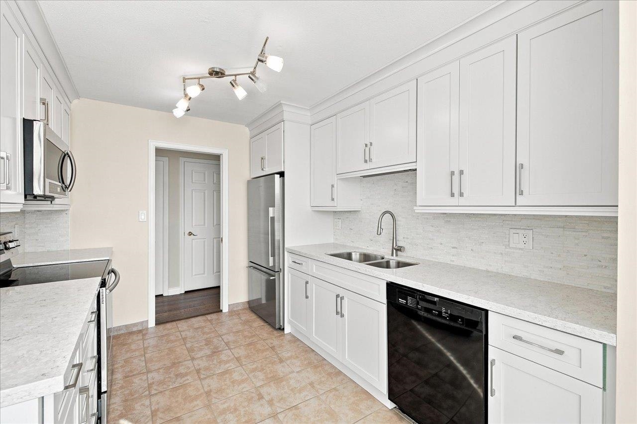 901-5425 Yew Street, Vancouver, BC, V6M 3X7 - 17
