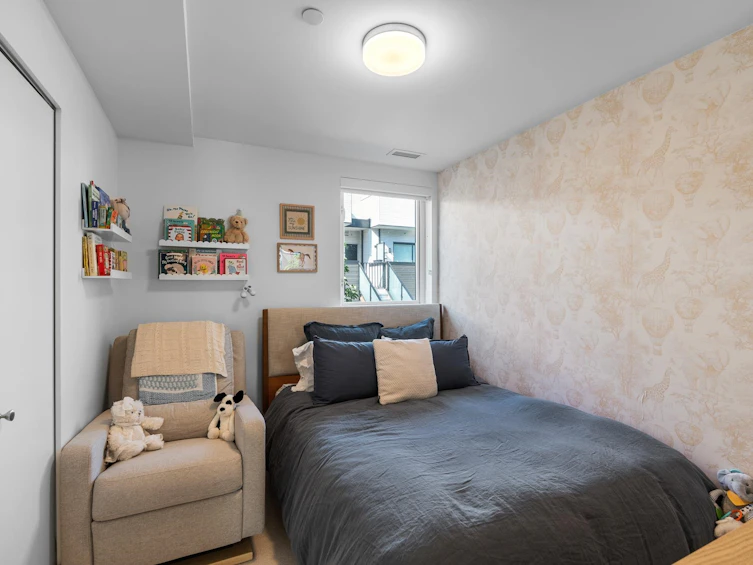 203-650 E 2nd Street, North Vancouver, BC, V7L 1E3 - 9