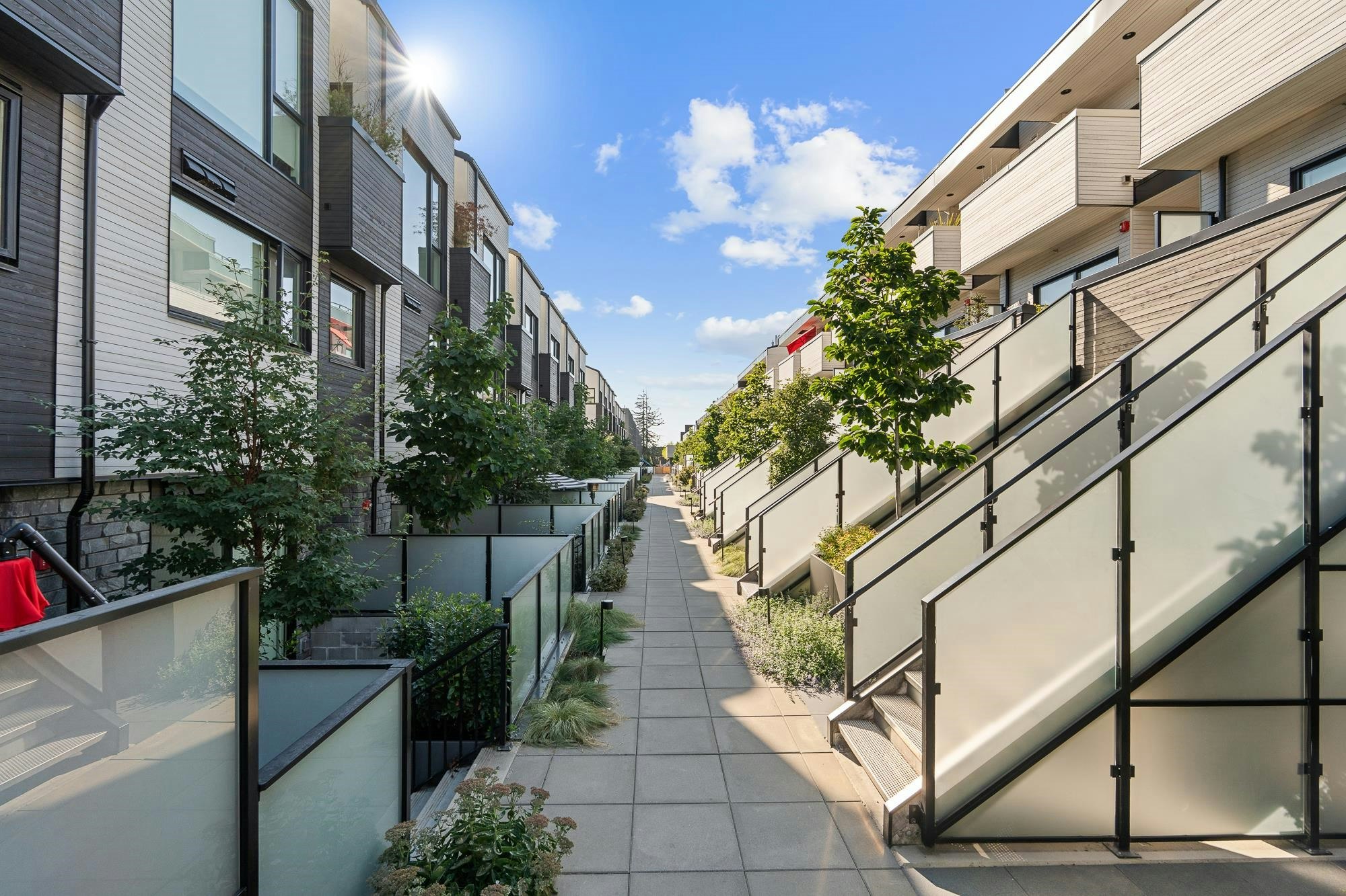 203-650 E 2nd Street, North Vancouver, BC, V7L 1E3 - 18