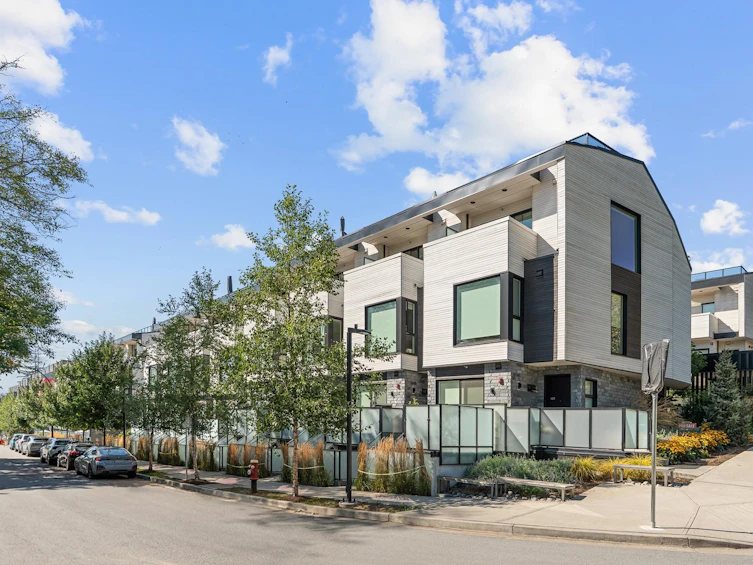 203-650 E 2nd Street, North Vancouver, BC, V7L 1E3 - 17