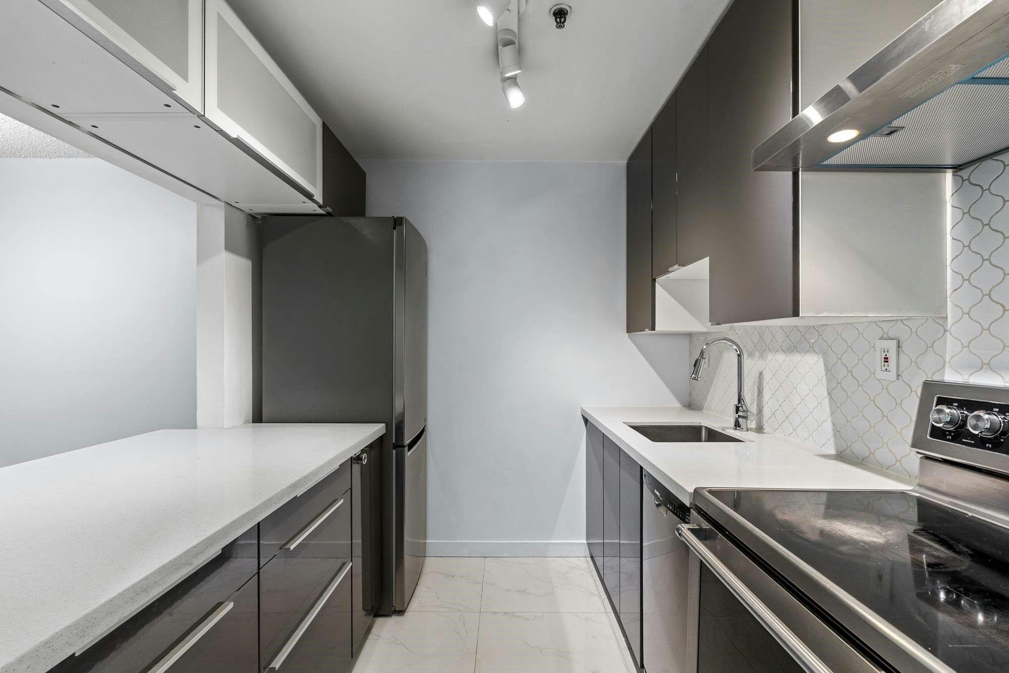 101-2119 Bellevue Avenue, West Vancouver, BC, V7V 1C2 - 10