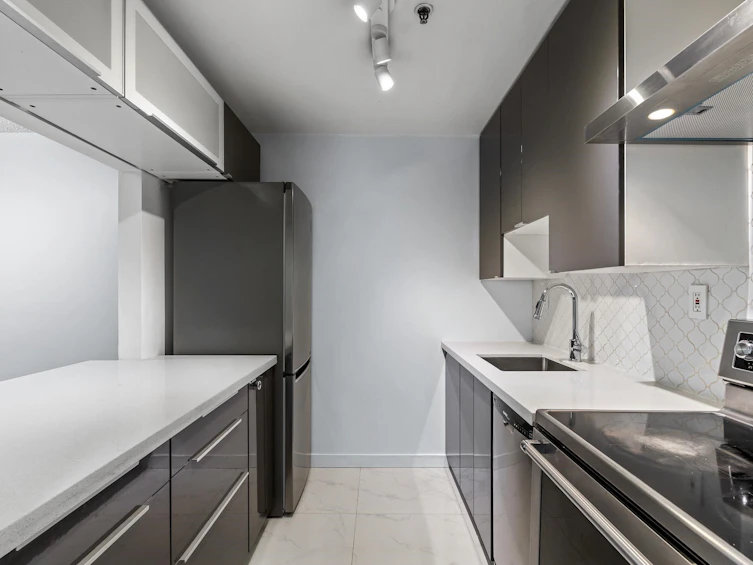 101-2119 Bellevue Avenue, West Vancouver, BC, V7V 1C2 - 10