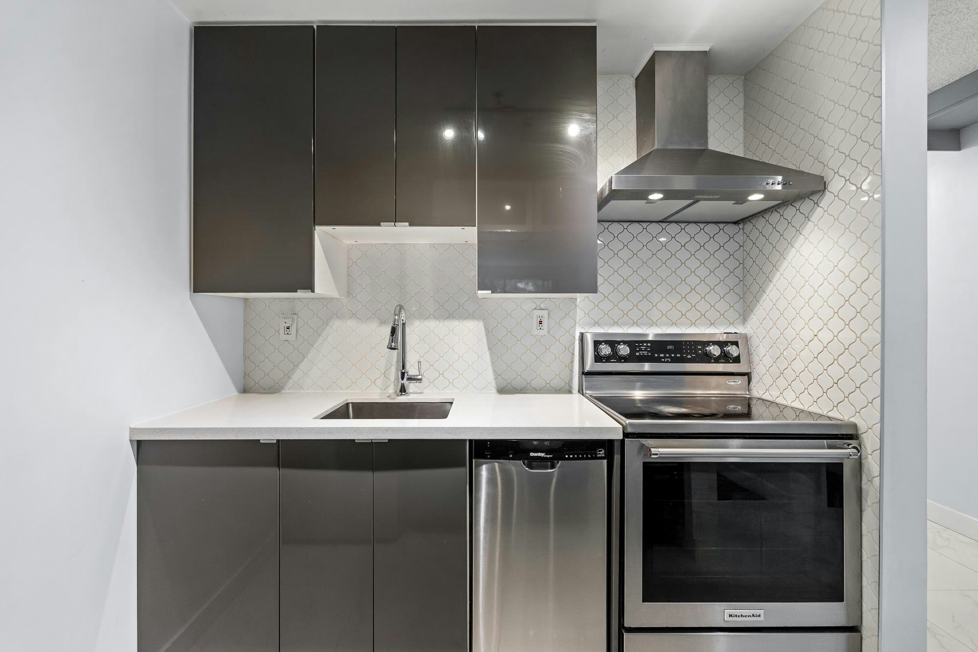 101-2119 Bellevue Avenue, West Vancouver, BC, V7V 1C2 - 9