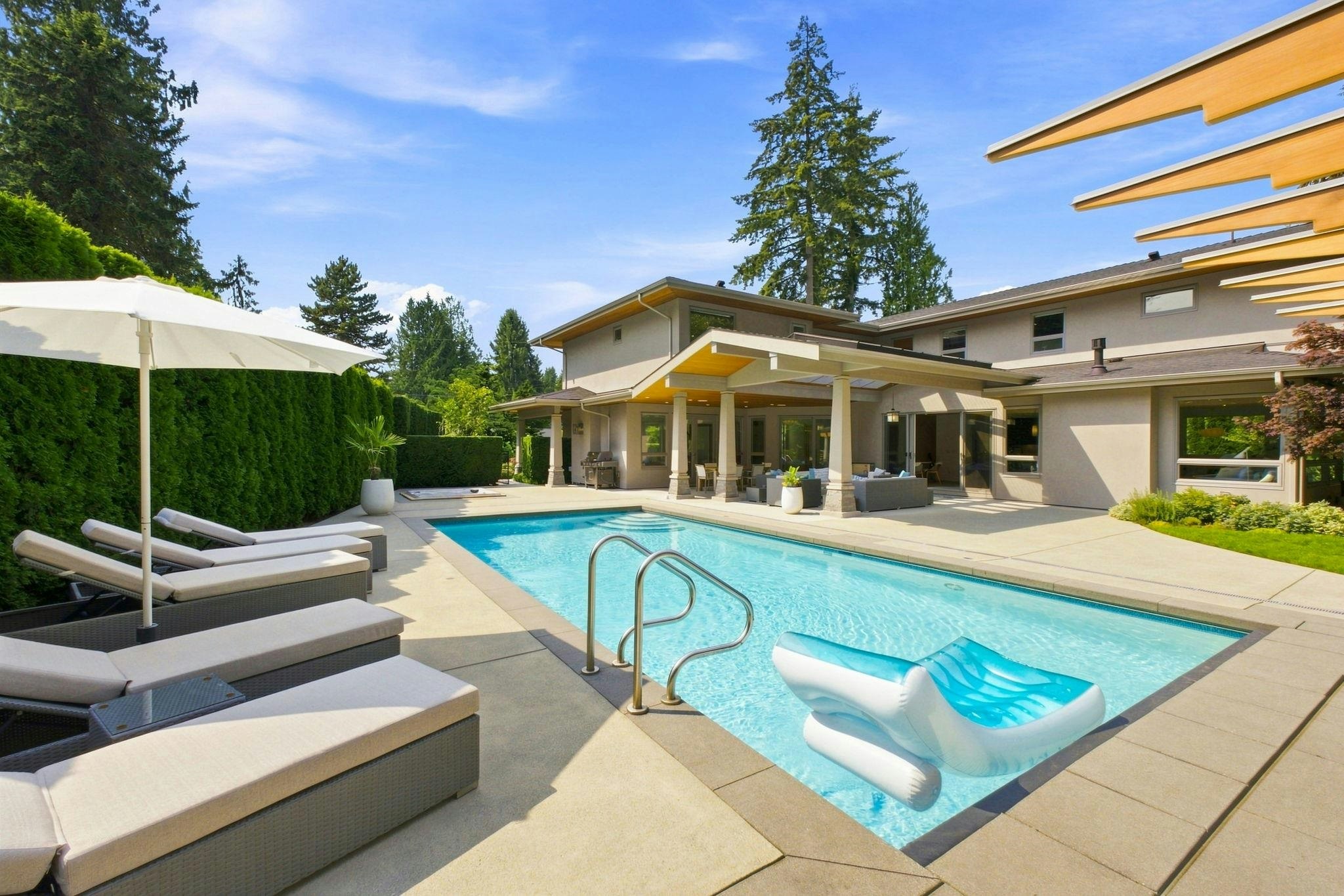 376 St. James Crescent - 2