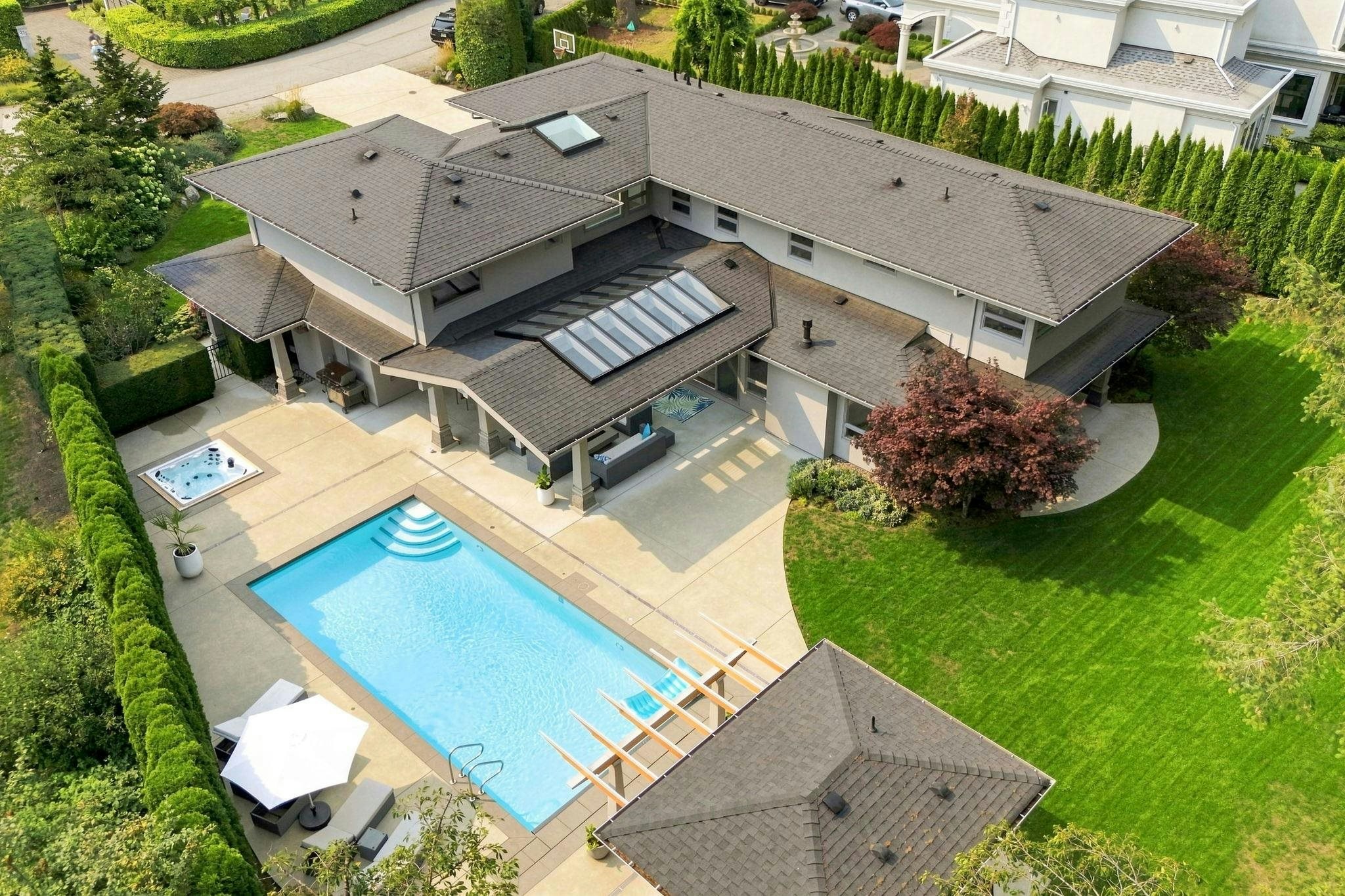 376 St. James Crescent - 3