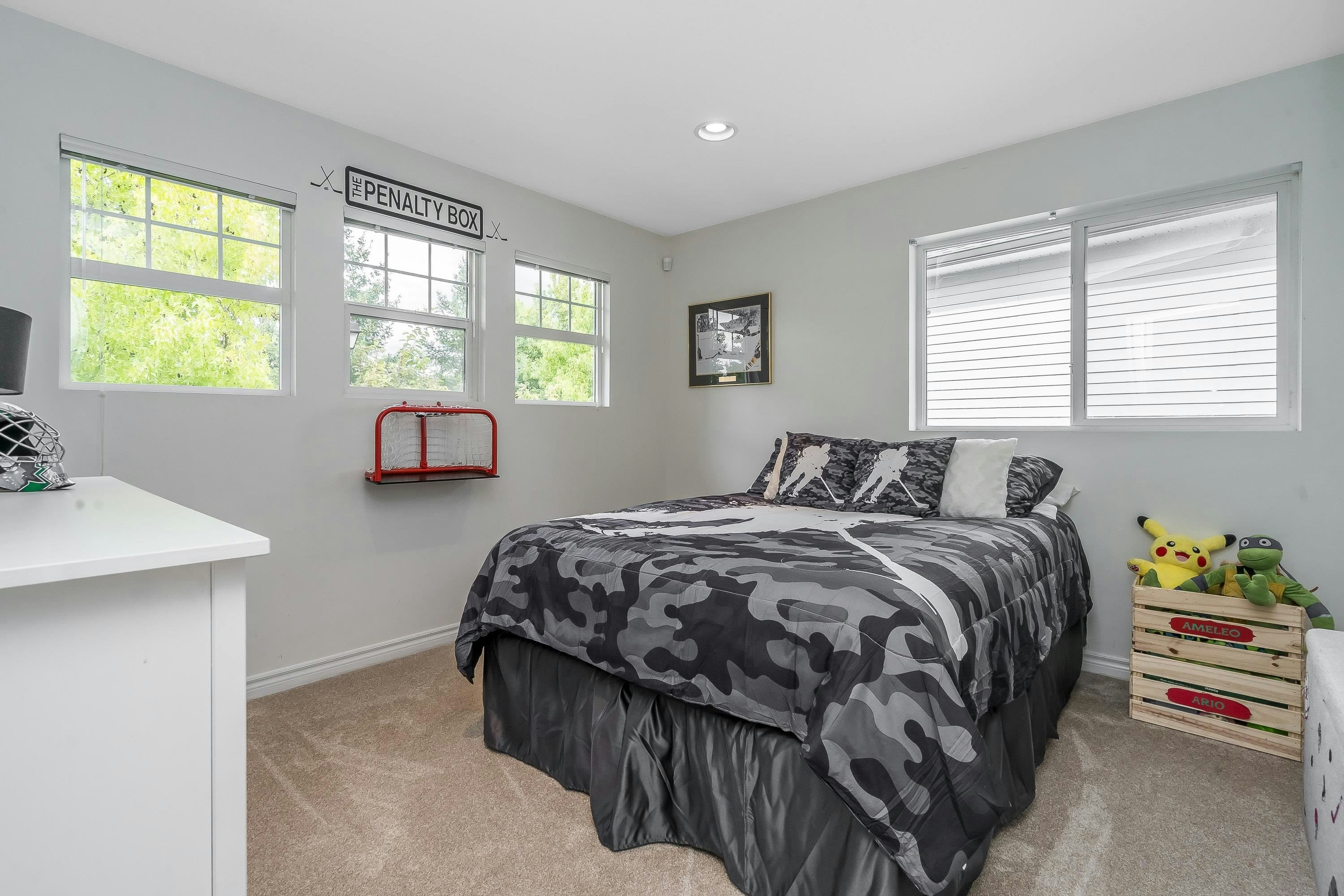 24128 Hill Avenue, Maple Ridge, BC, V2W 2C9 - 23