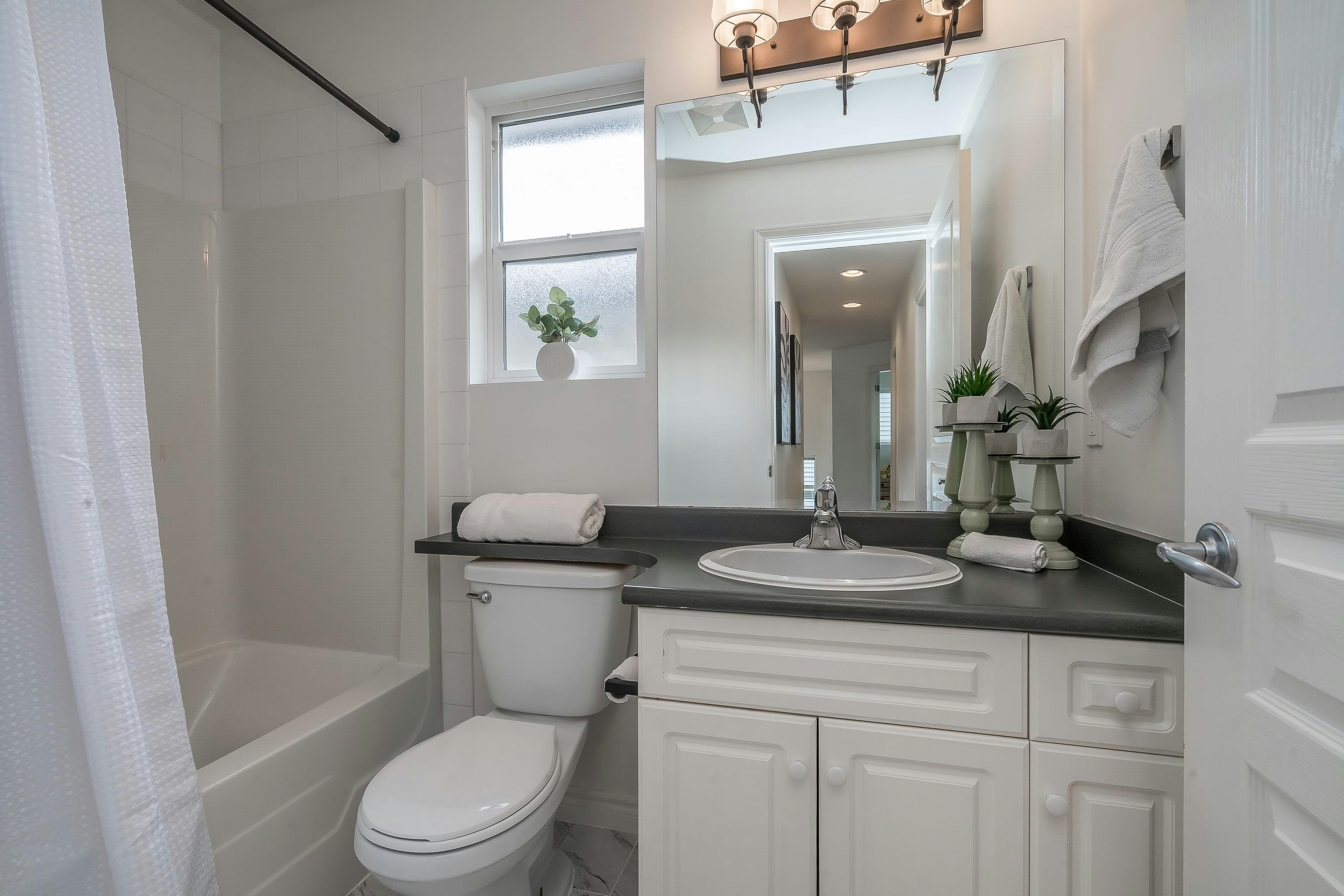 24128 Hill Avenue, Maple Ridge, BC, V2W 2C9 - 24