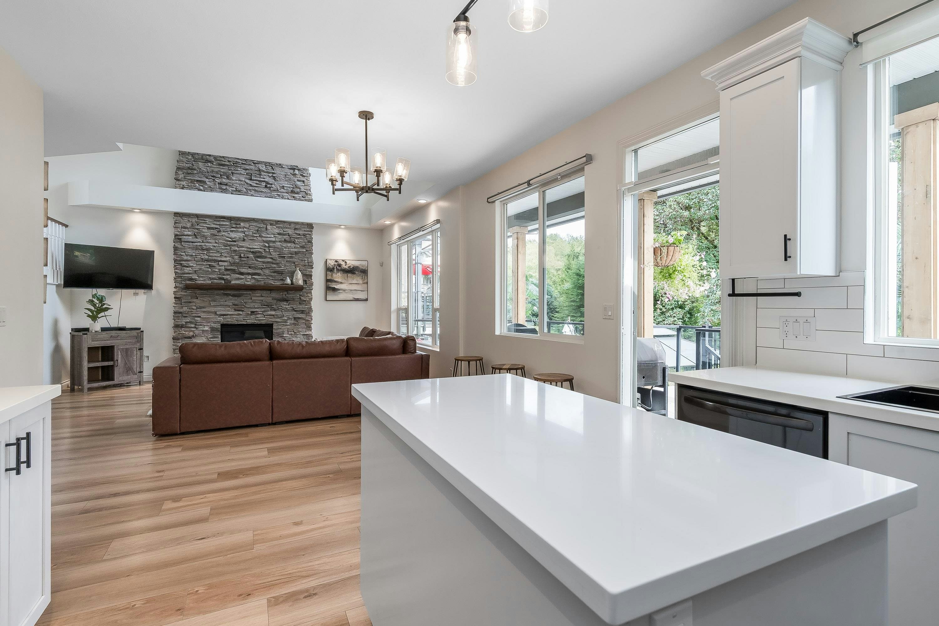 24128 Hill Avenue, Maple Ridge, BC, V2W 2C9 - 11