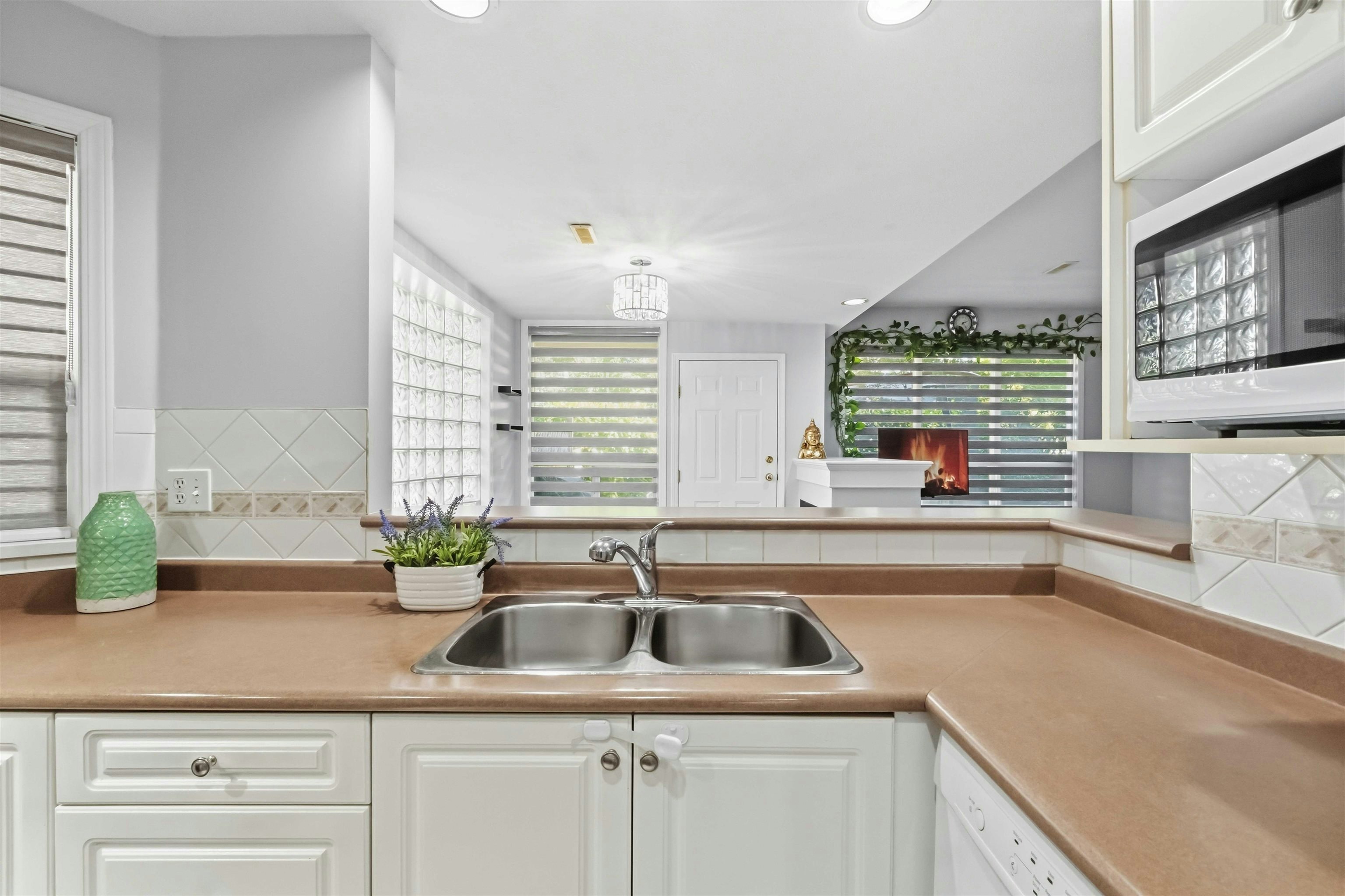 25-8289 121a Street, Surrey, BC, V3W 1G6 - 14