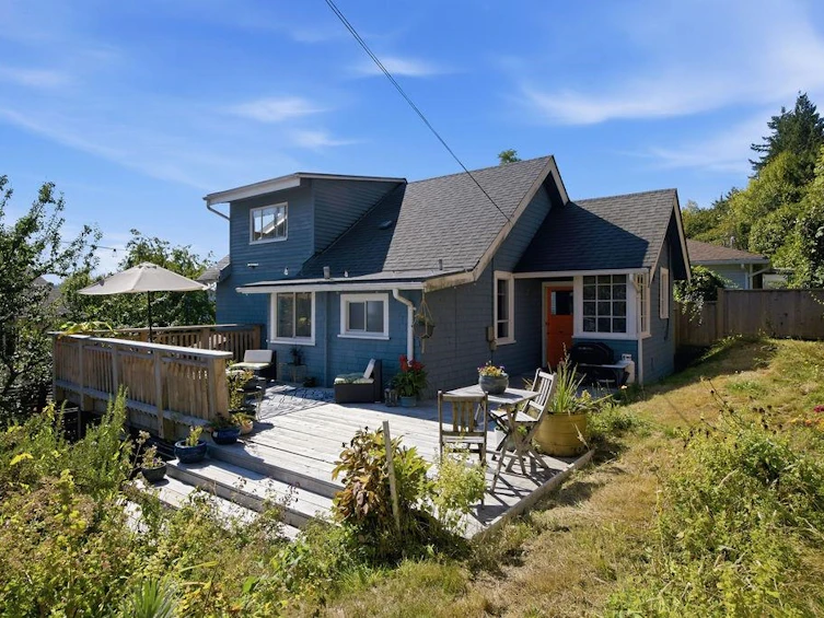 633 Beach Avenue, Gibsons, BC, V0N 1V9 - 2