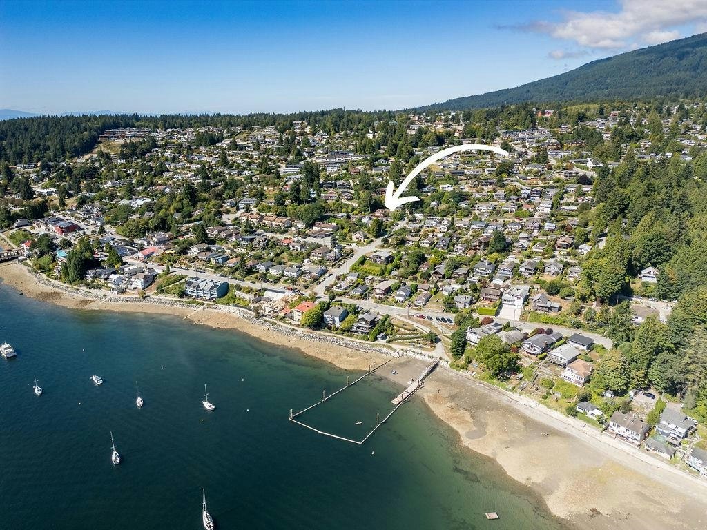 633 Beach Avenue, Gibsons, BC, V0N 1V9 - 29