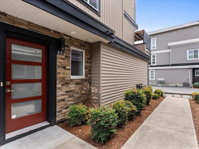 86-8413 Midtown Way - 3