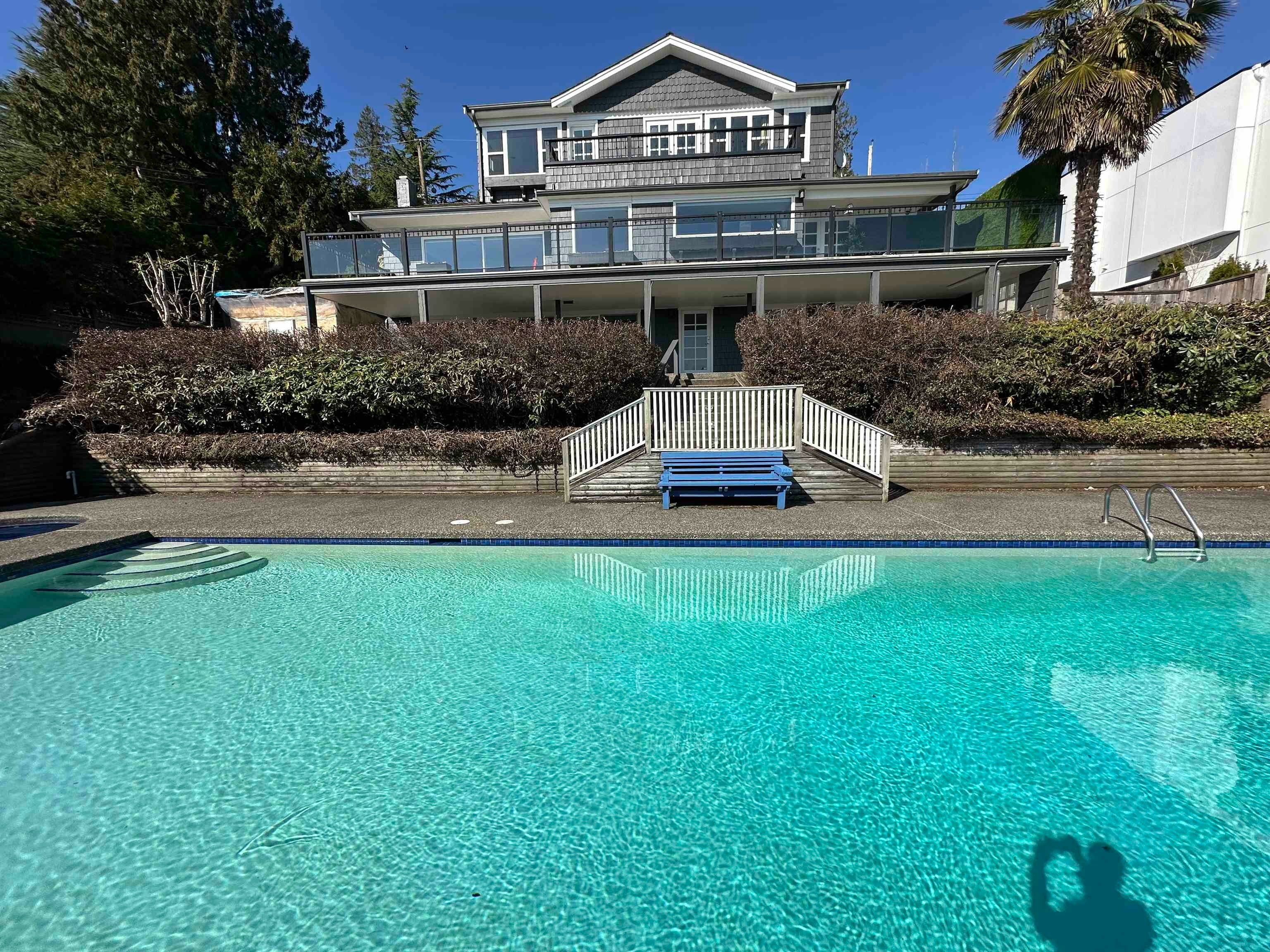 2390 Palmerston Avenue, West Vancouver, BC, V7V 2W1
