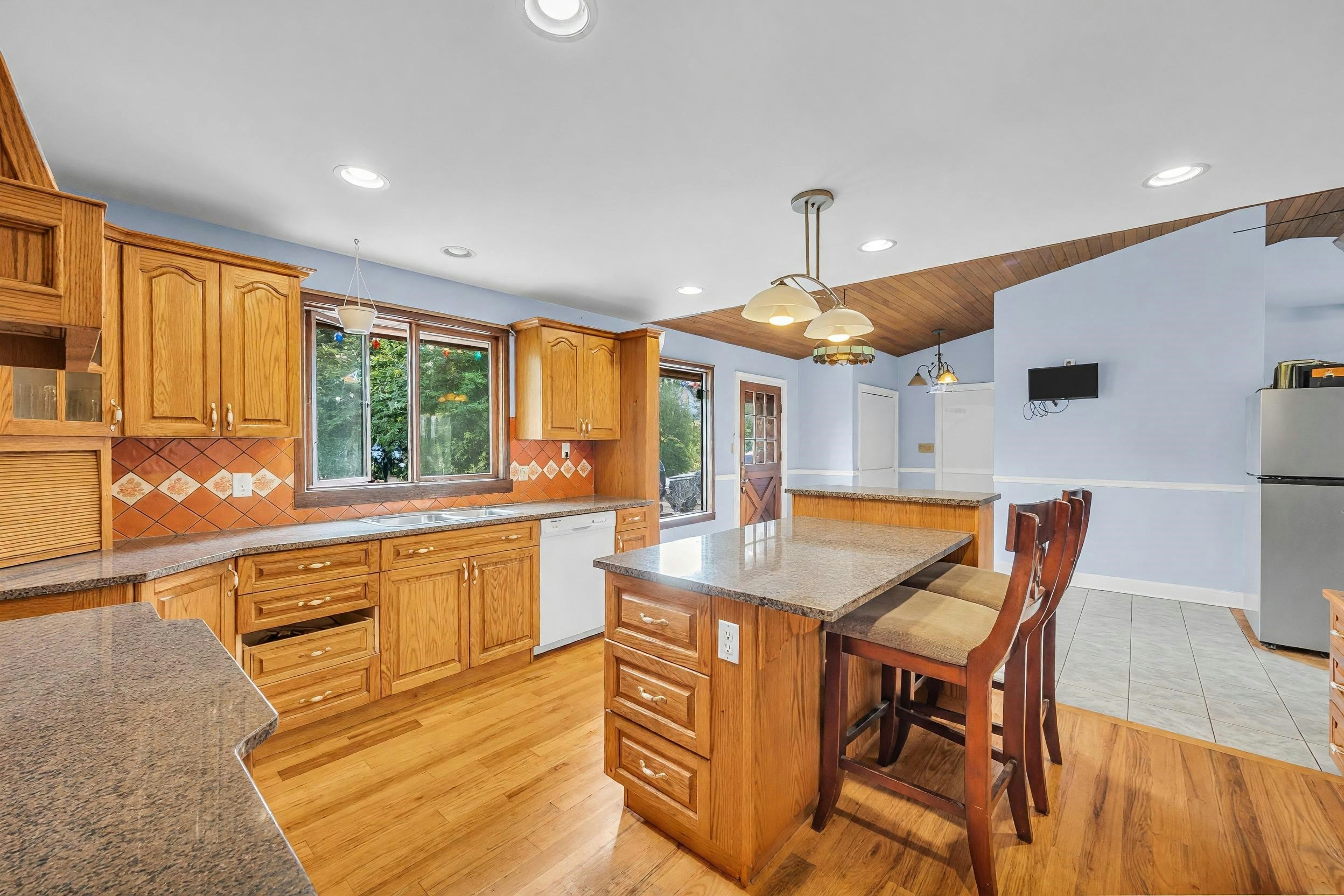 2223 232 Street, Langley, BC, V2Z 2Z9 - 8