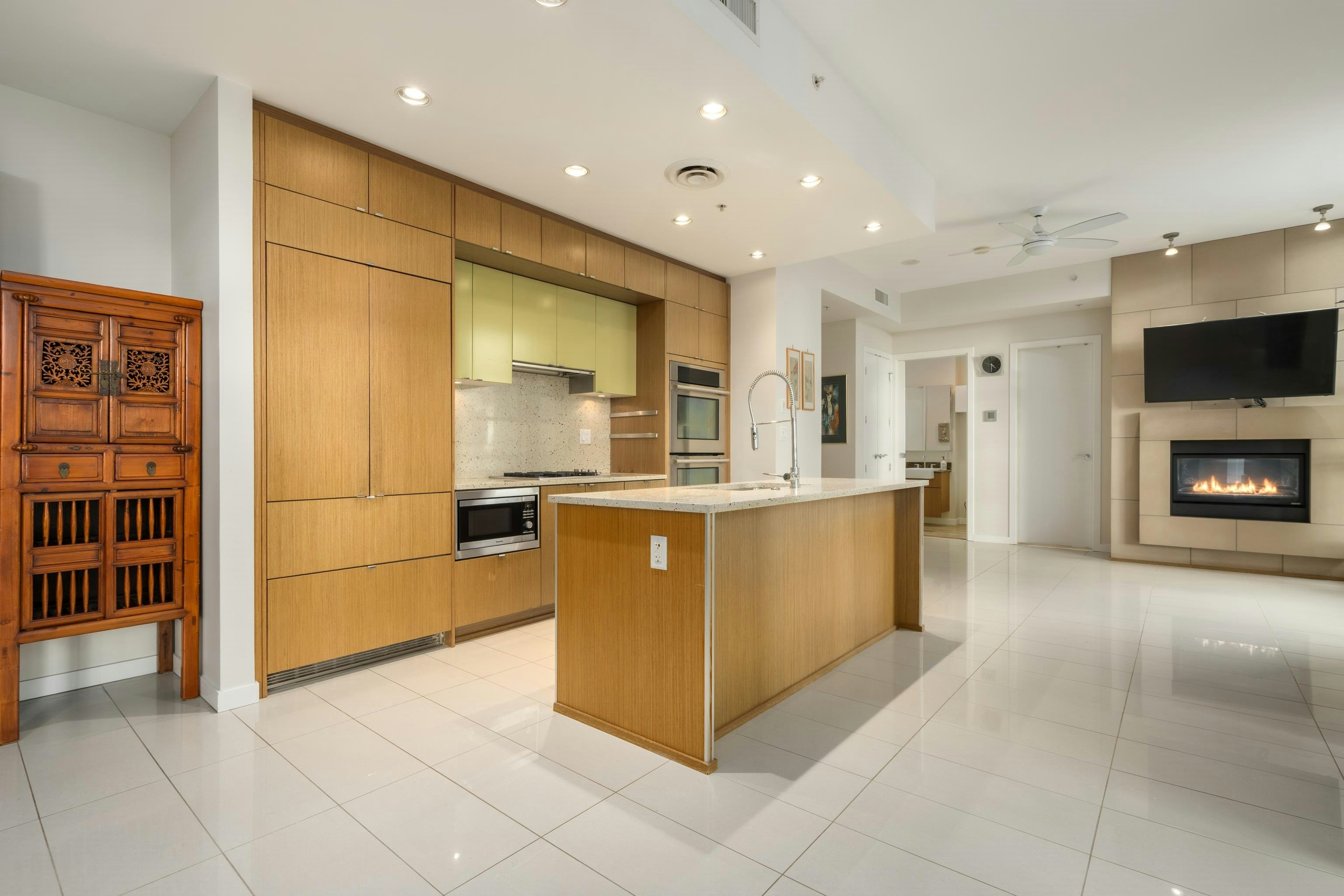 1404-1205 Howe Street - 3